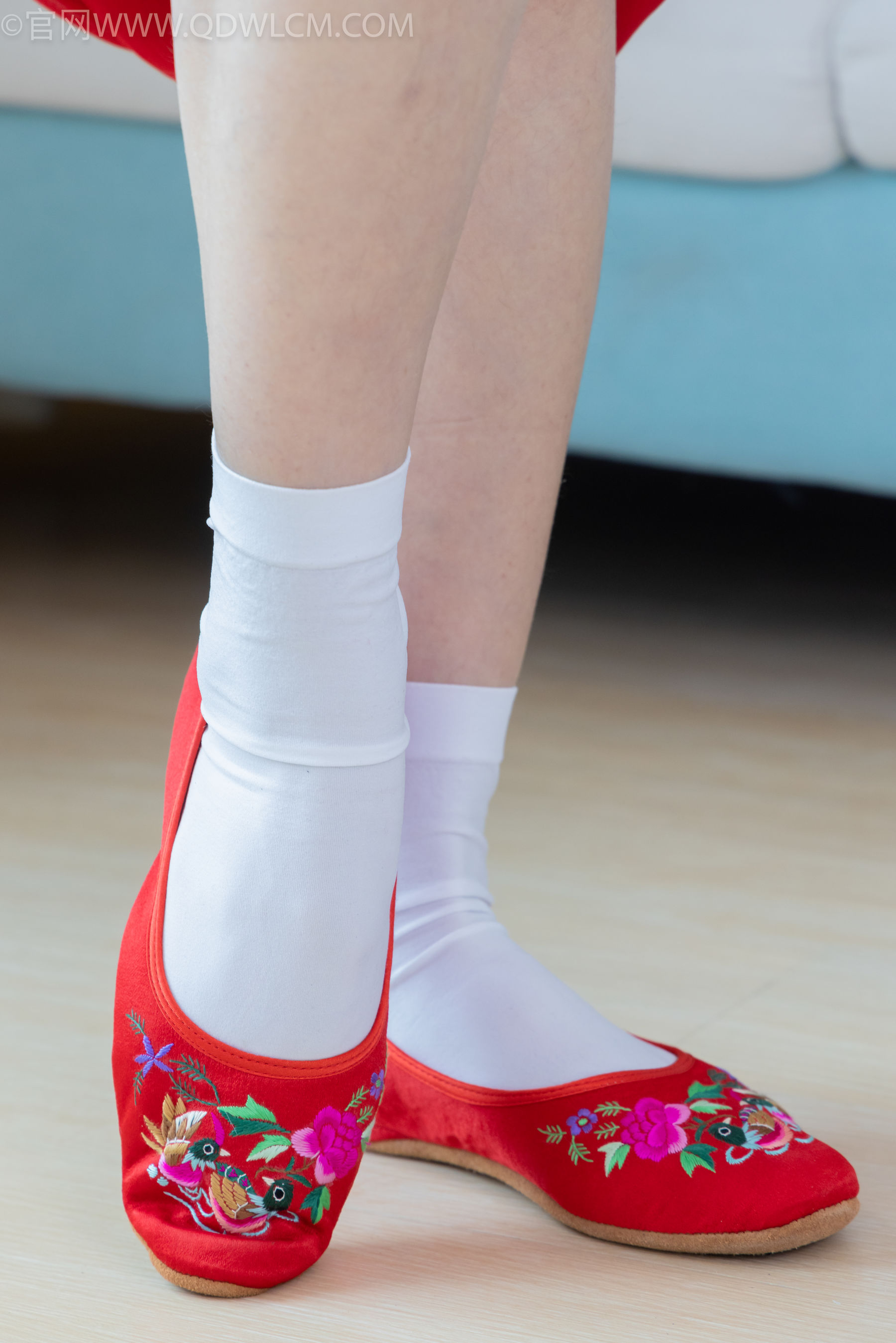 物恋传媒 No.2328 绒绒 - 汉服、布鞋、白棉袜、红色船袜/(174P)