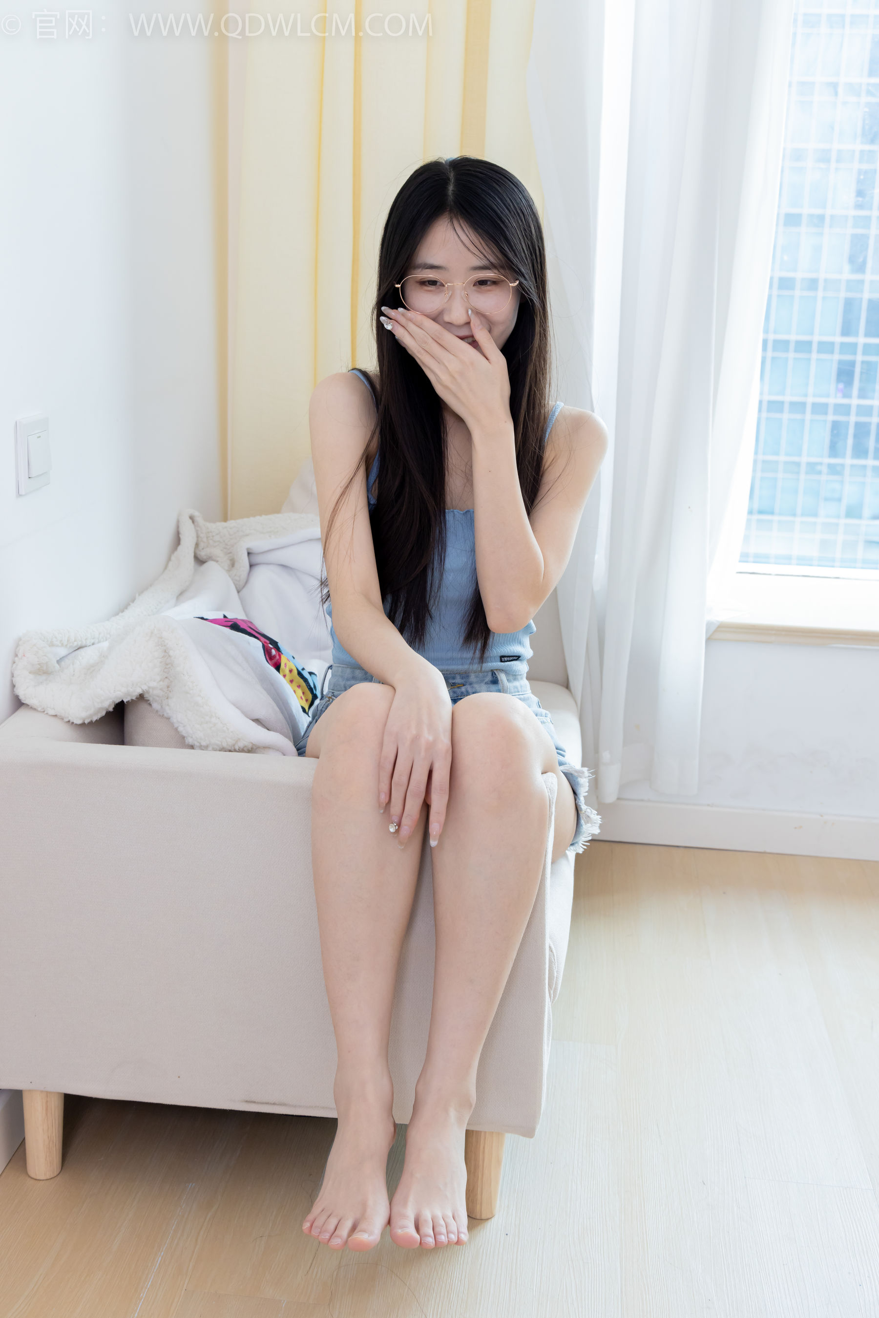 物恋传媒 No.2353 菜菜 - 木屐人字拖、薄黑丝、裸足/(155P)