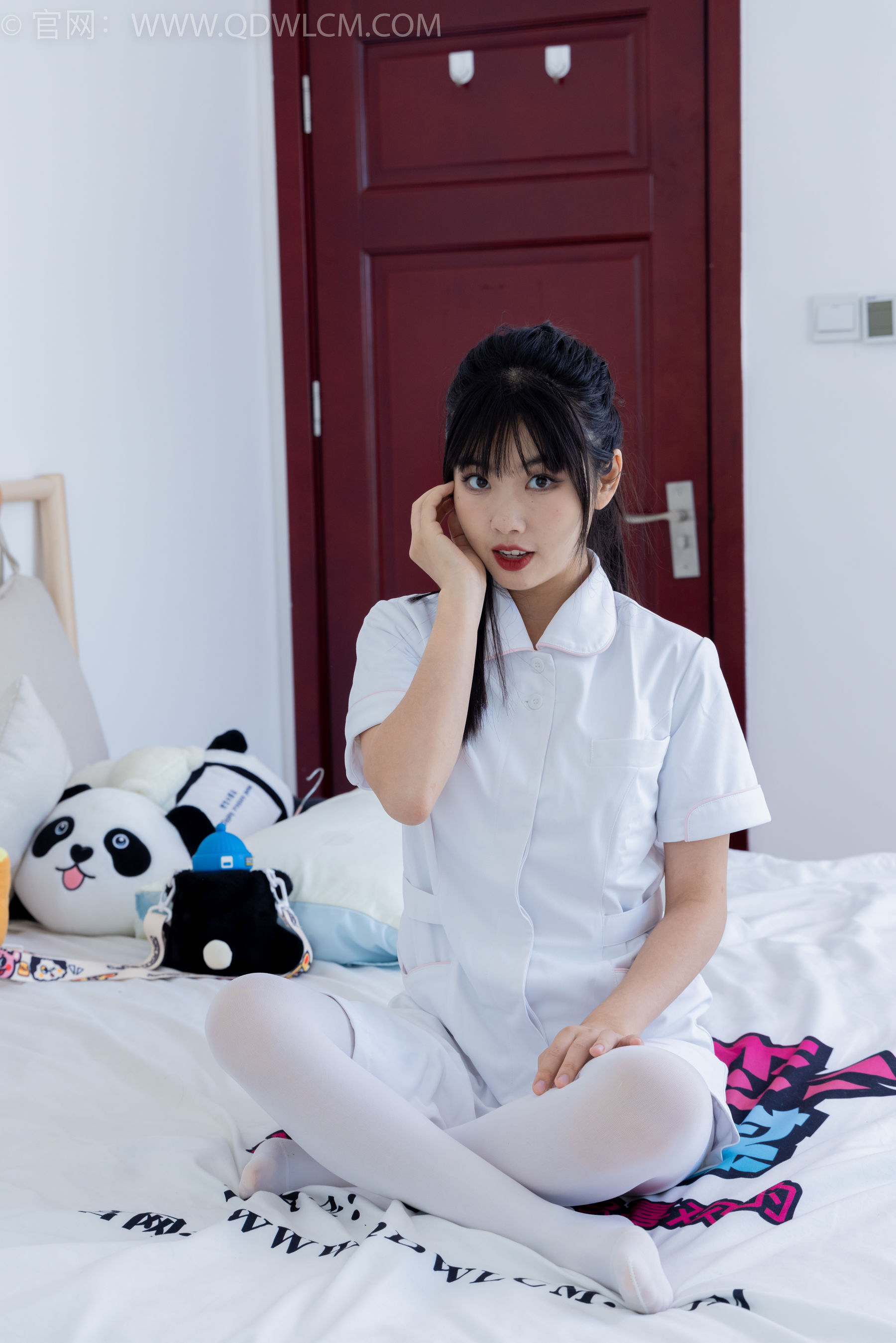 物恋传媒 No.2347 米米 - 板鞋、自然穿脏厚白丝、护士服/(170P)