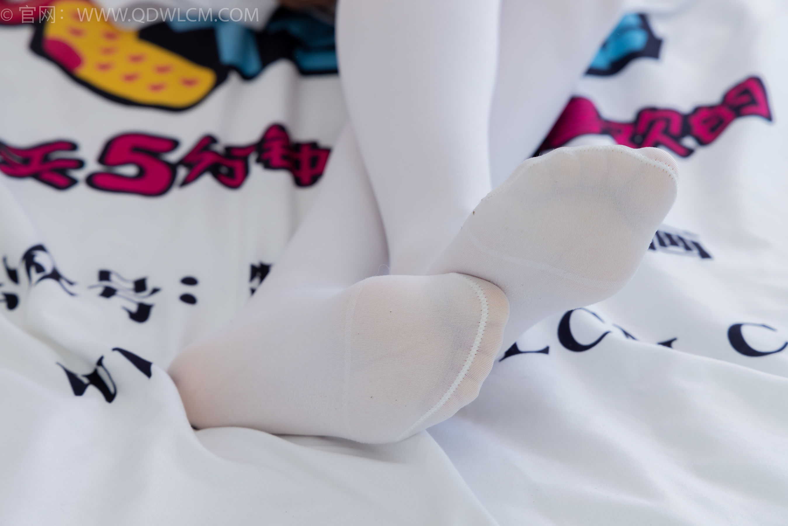 物恋传媒 No.2347 米米 - 板鞋、自然穿脏厚白丝、护士服/(170P)