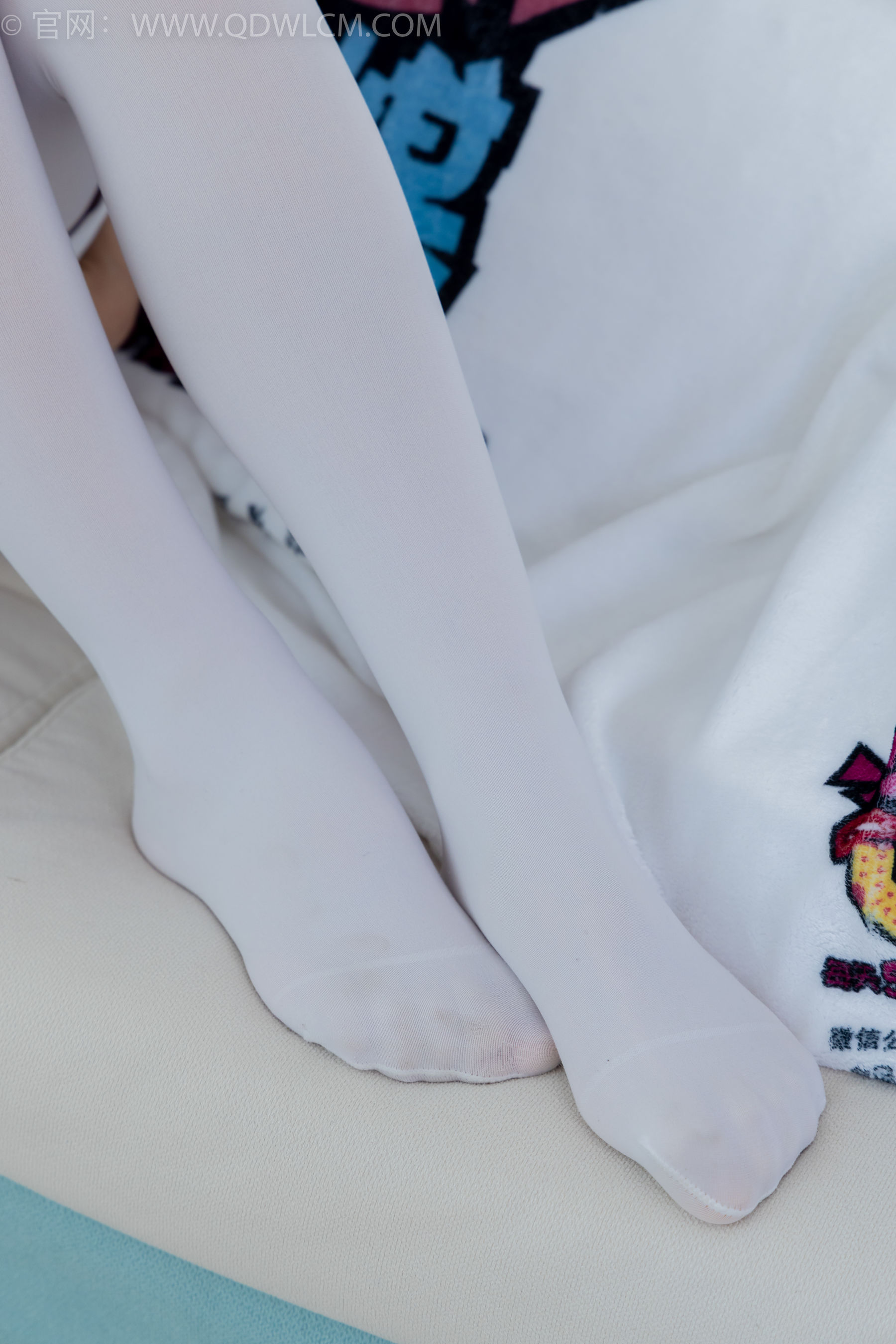 物恋传媒 No.2347 米米 - 板鞋、自然穿脏厚白丝、护士服/(170P)