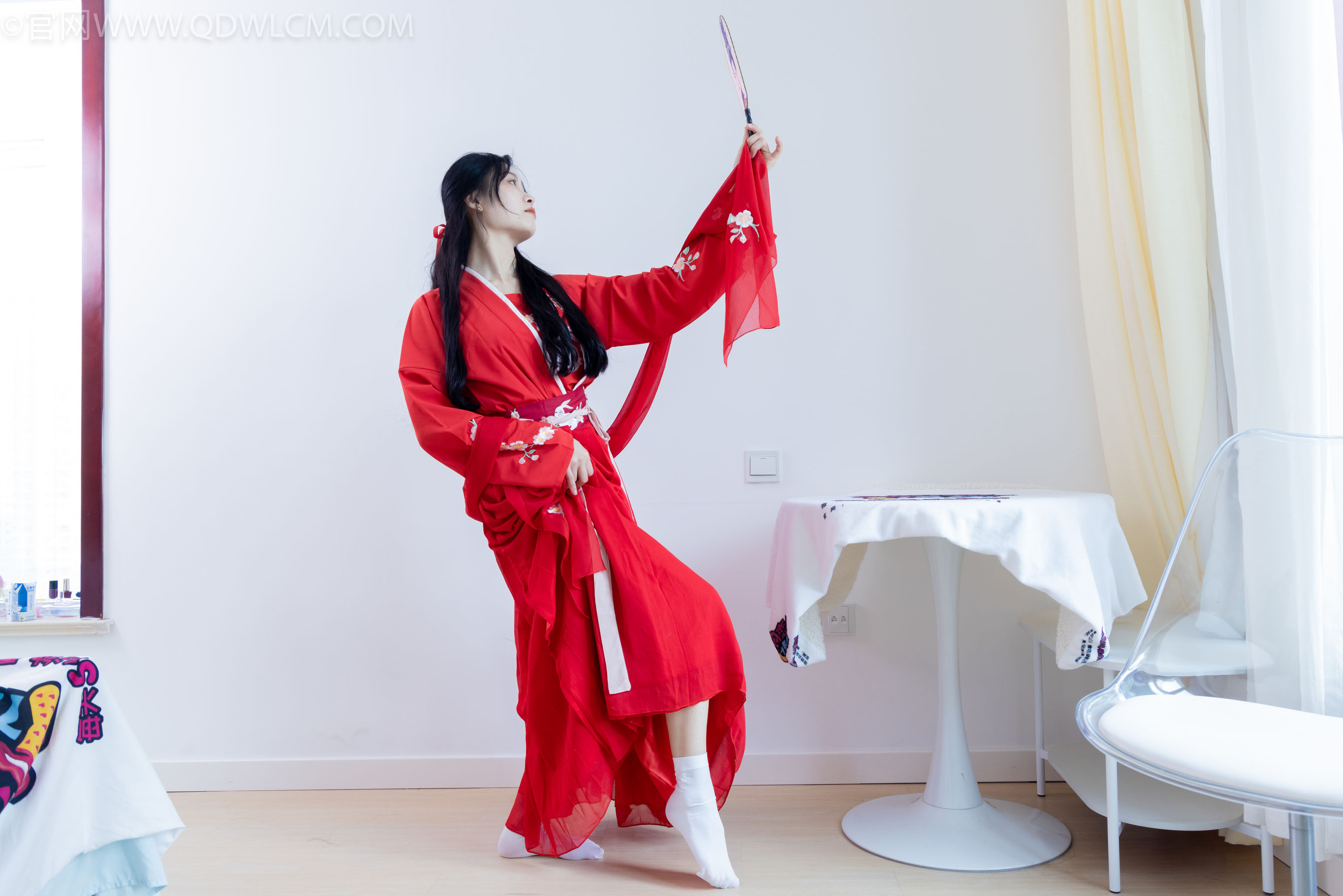 物恋传媒 No.2328 绒绒 - 汉服、布鞋、白棉袜、红色船袜/(174P)