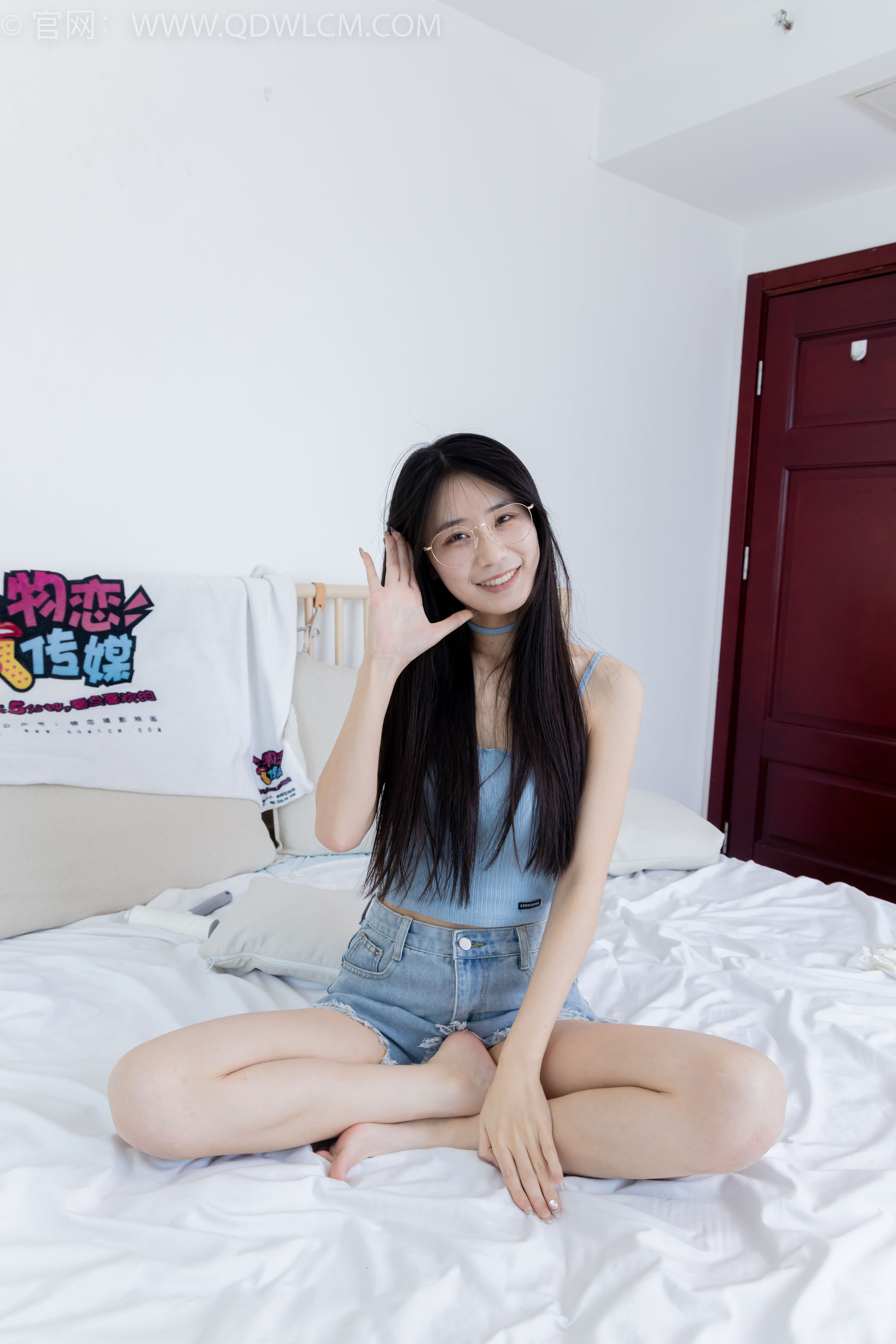 物恋传媒 No.2353 菜菜 - 木屐人字拖、薄黑丝、裸足/(155P)