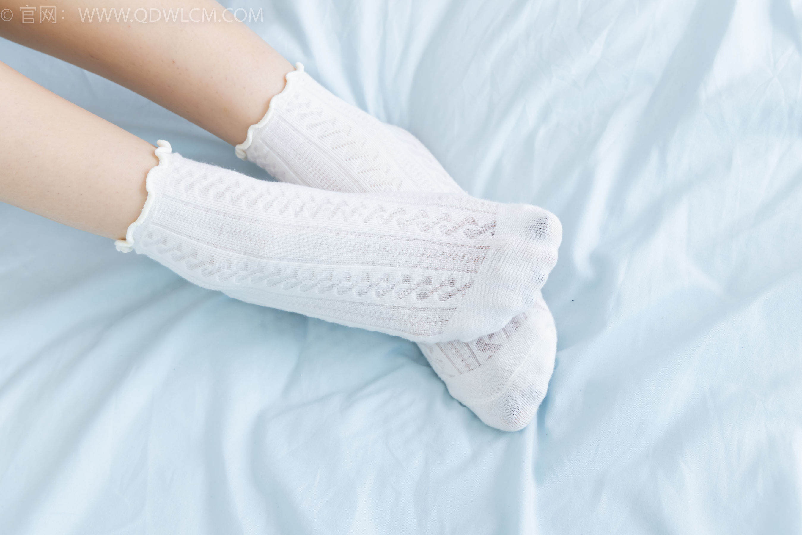 物恋传媒 No.2341 嘟嘟 - 板鞋、白棉袜、裸足、裸足涂精油/(190P)