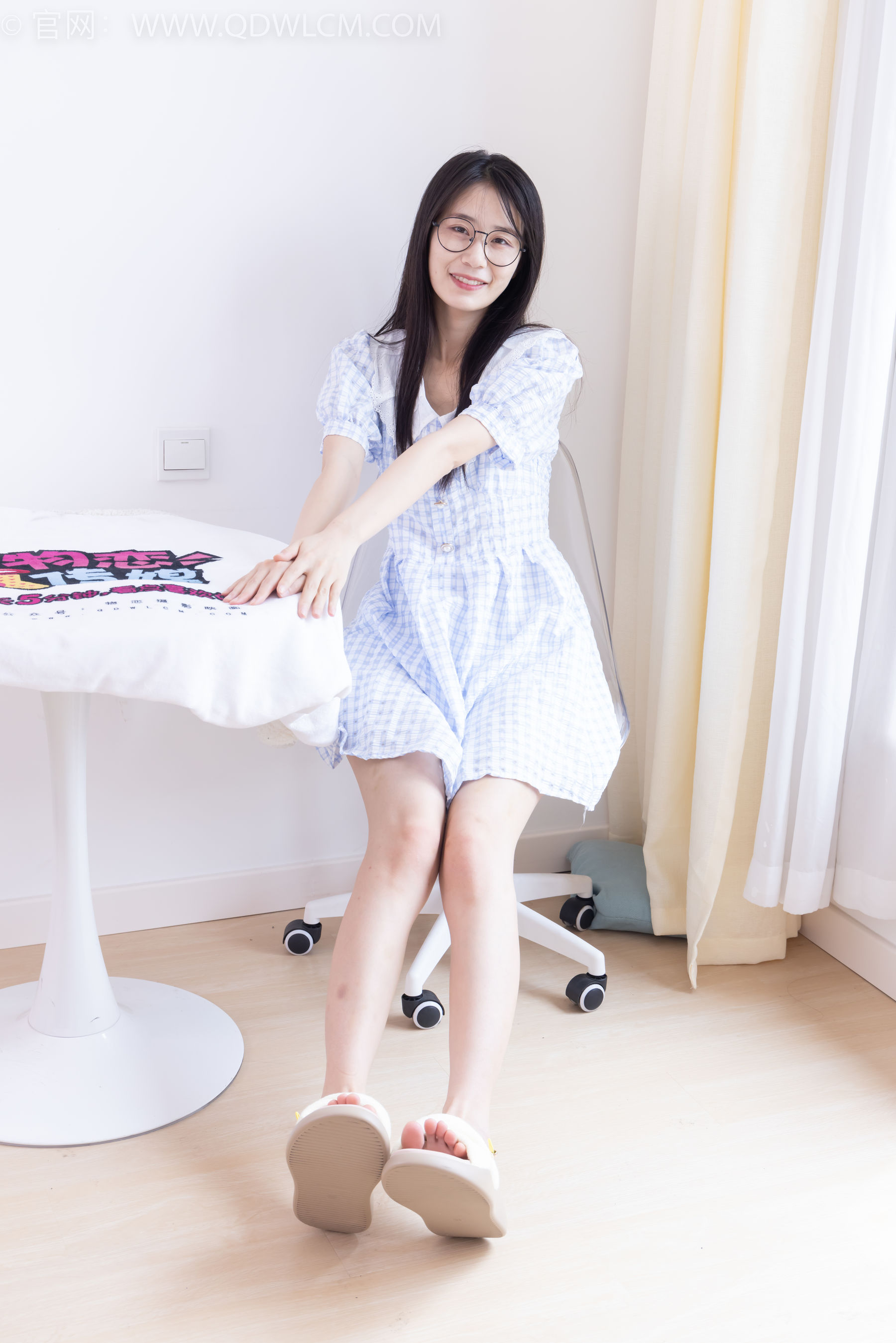 物恋传媒 No.2356 菜菜 - 平底鞋、拖鞋、短肉丝、裸足/(160P)