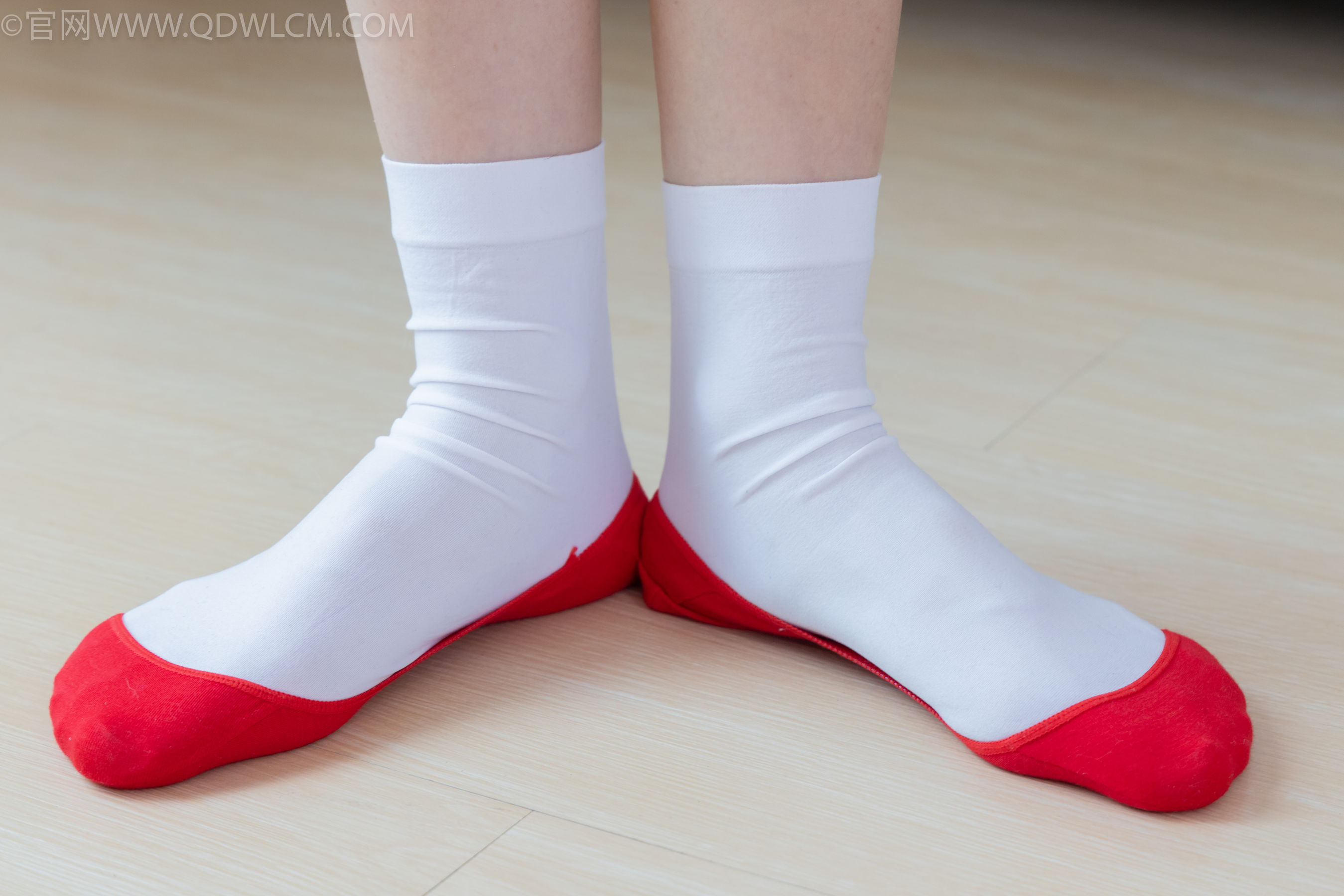 物恋传媒 No.2328 绒绒 - 汉服、布鞋、白棉袜、红色船袜/(174P)