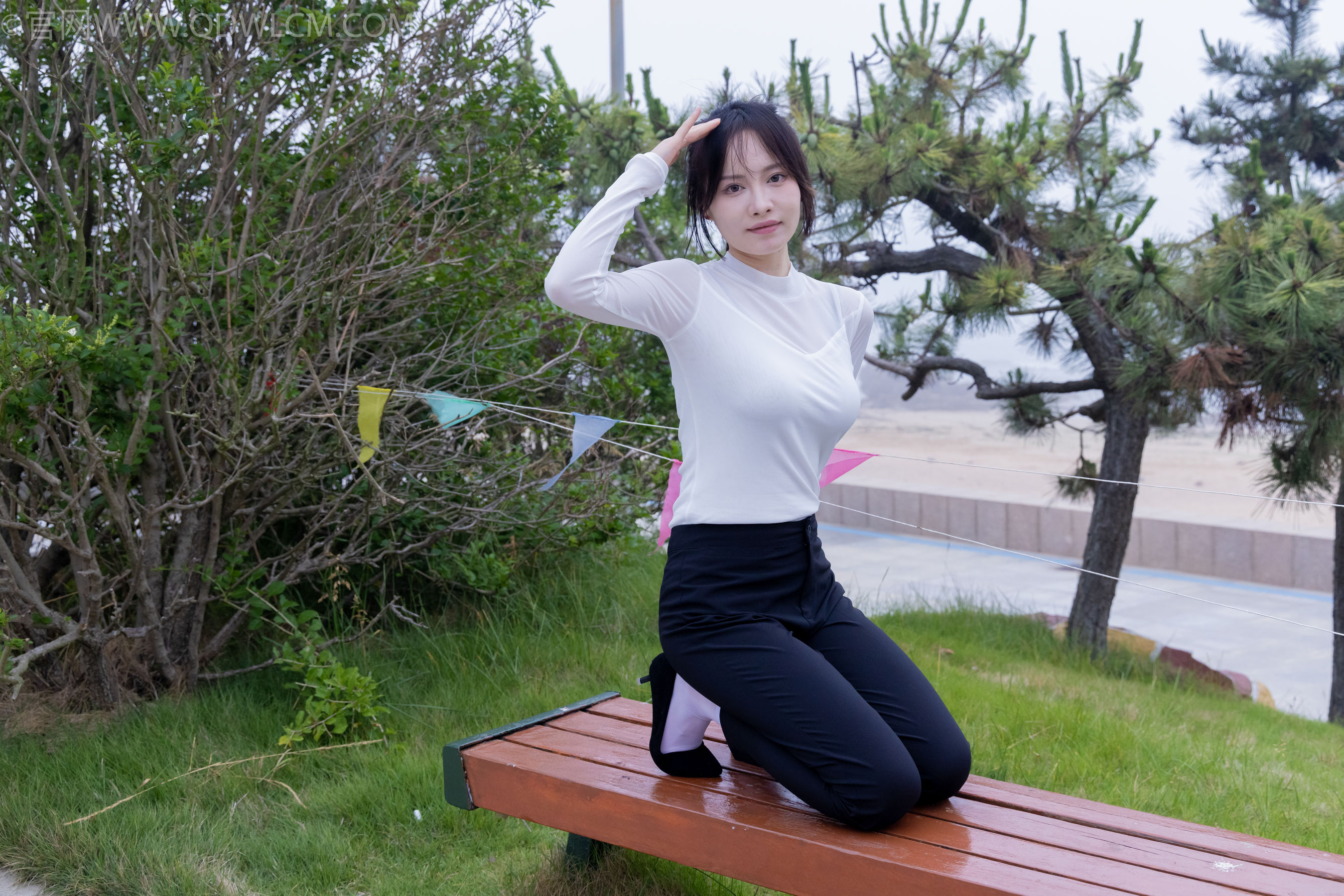 物恋传媒 No.2337 小酒 - 高跟鞋、短黑丝、短白丝/(315P)