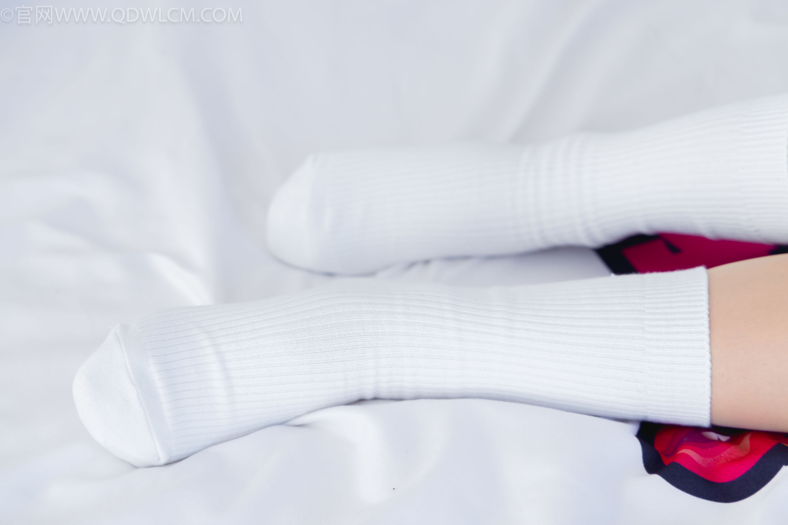 物恋传媒 No.2335 美兔 - 布鞋、长靴、白棉袜、薄肉丝/(227P)