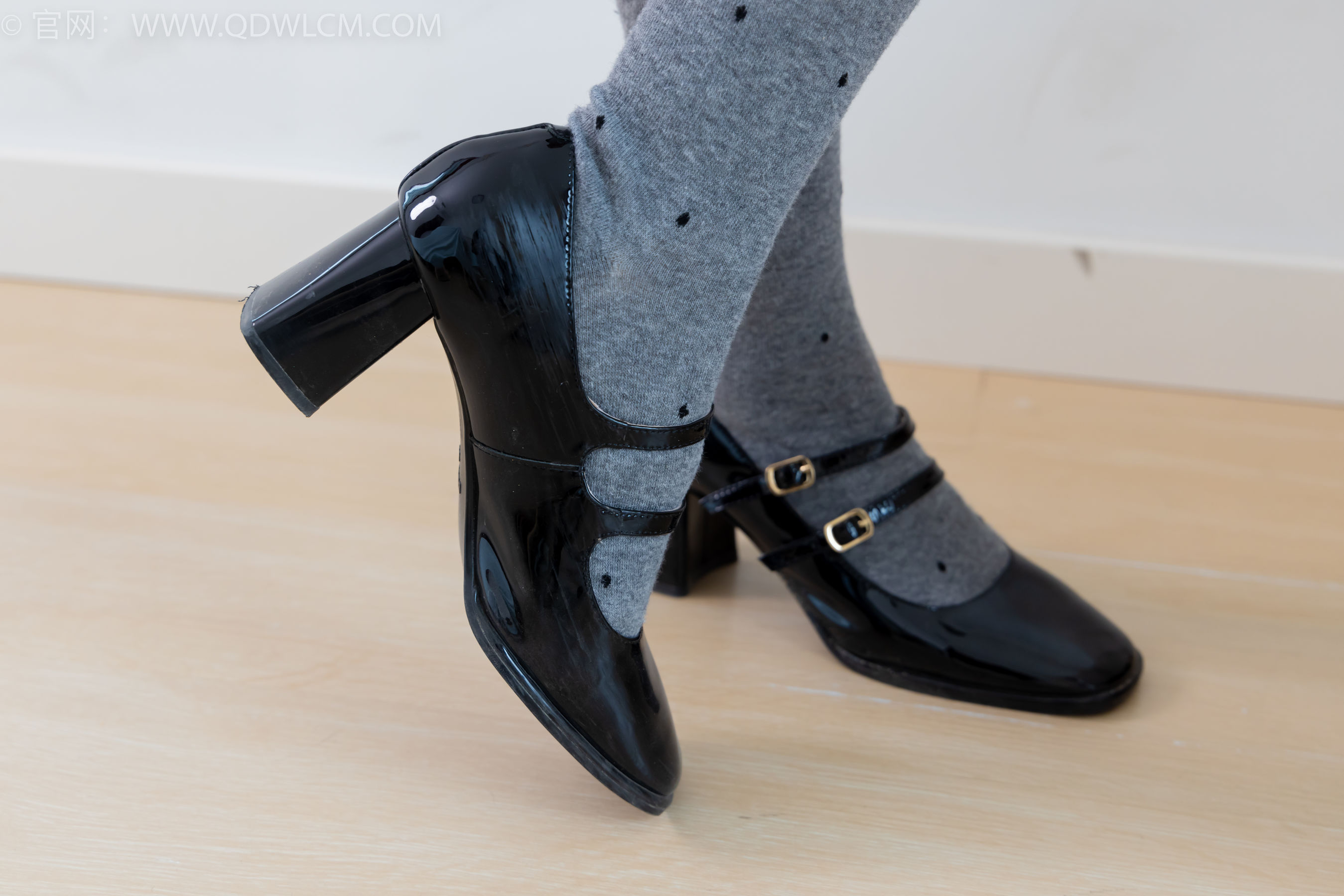 物恋传媒 No.2355 小曦 - 皮鞋、厚灰丝/(160P)