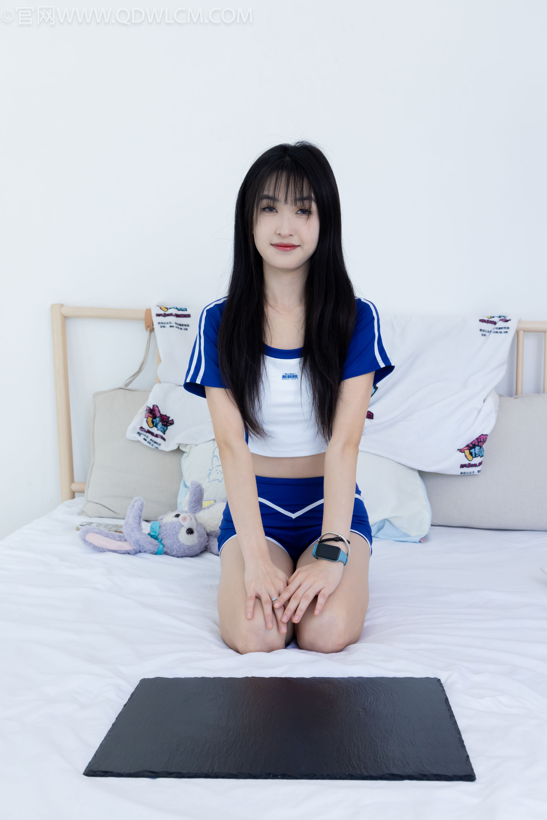 物恋传媒 No.2334 嘉木 - 运动鞋、厚白丝、裸足、裸足/(242P)