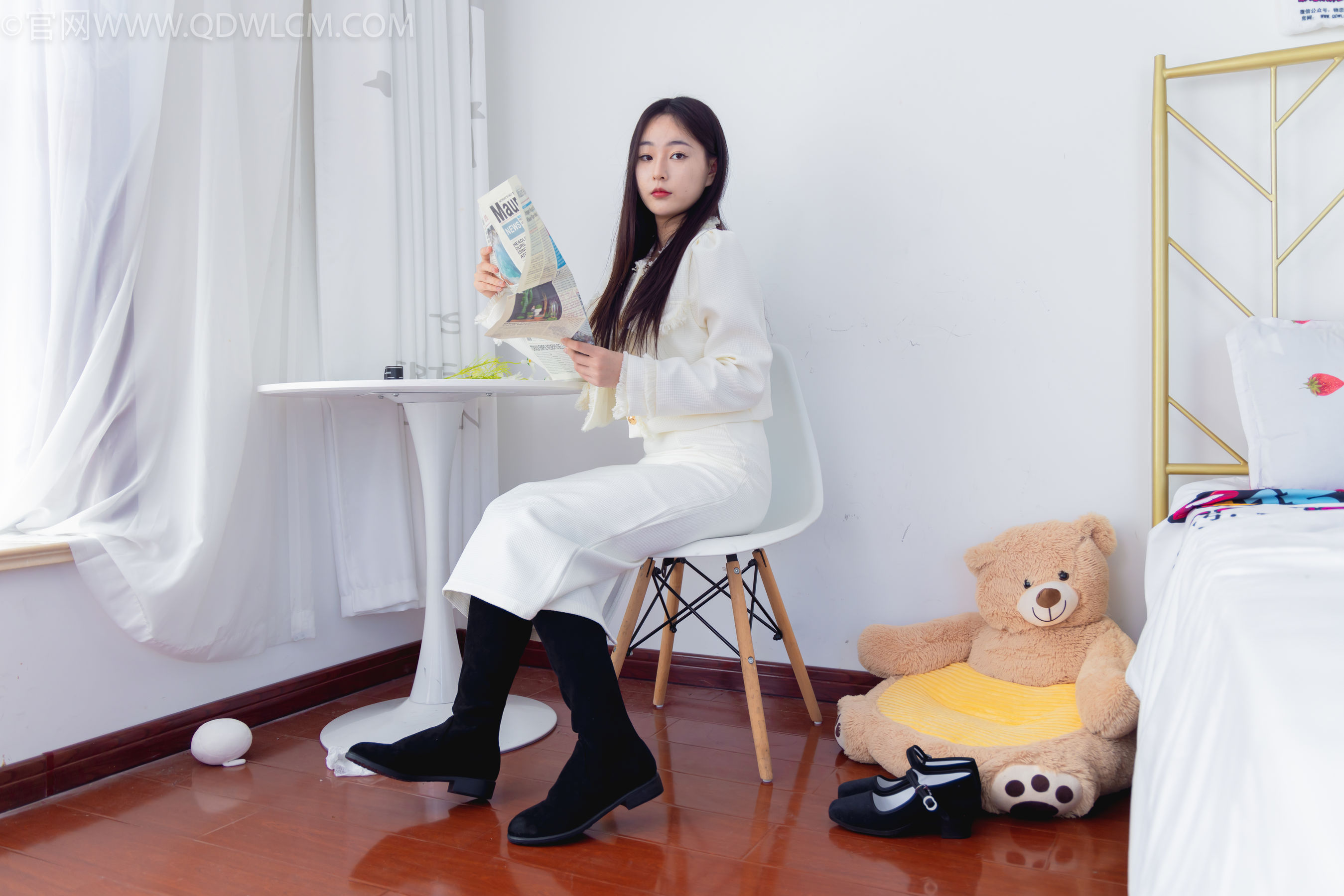 物恋传媒 No.2335 美兔 - 布鞋、长靴、白棉袜、薄肉丝/(227P)