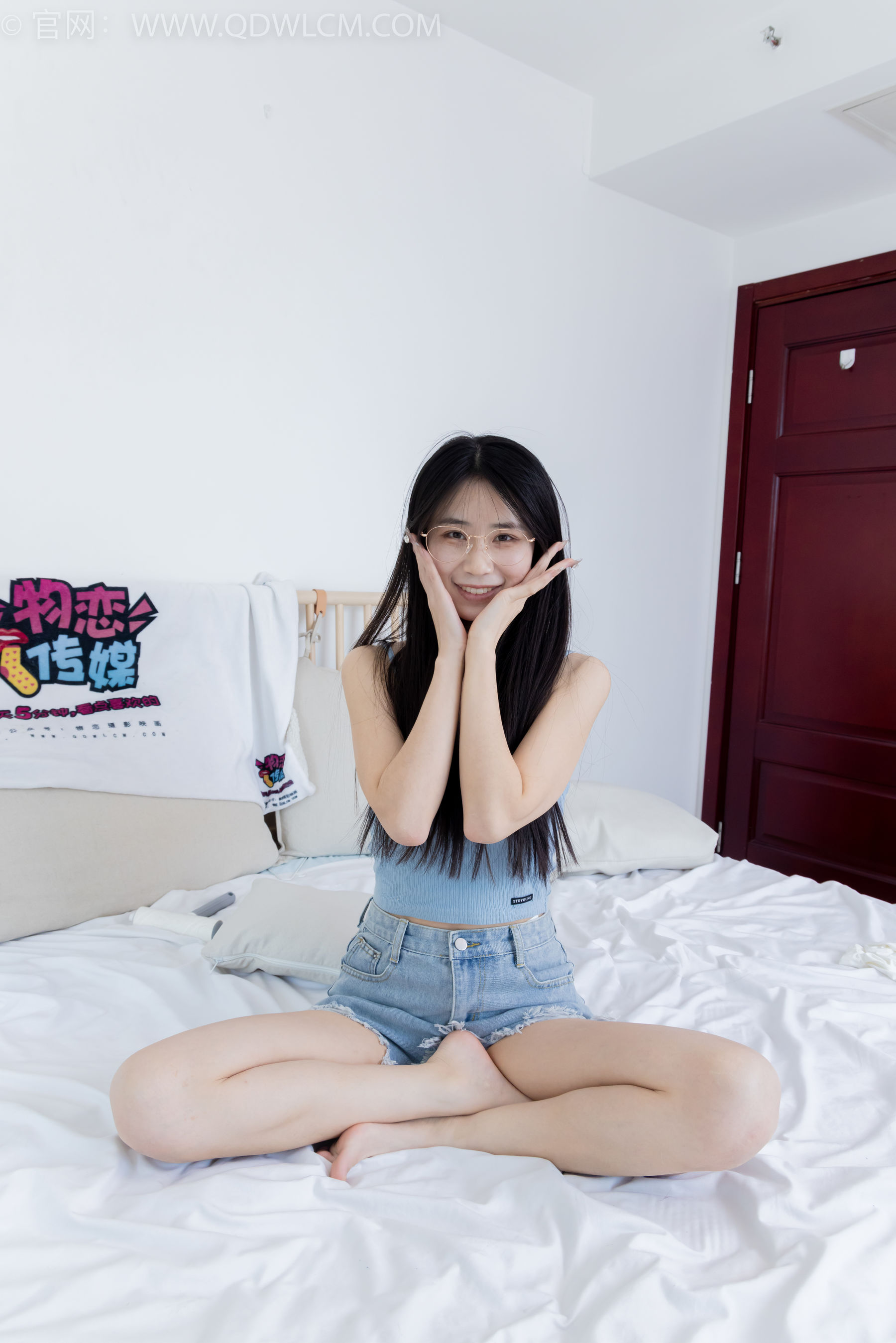 物恋传媒 No.2353 菜菜 - 木屐人字拖、薄黑丝、裸足/(155P)