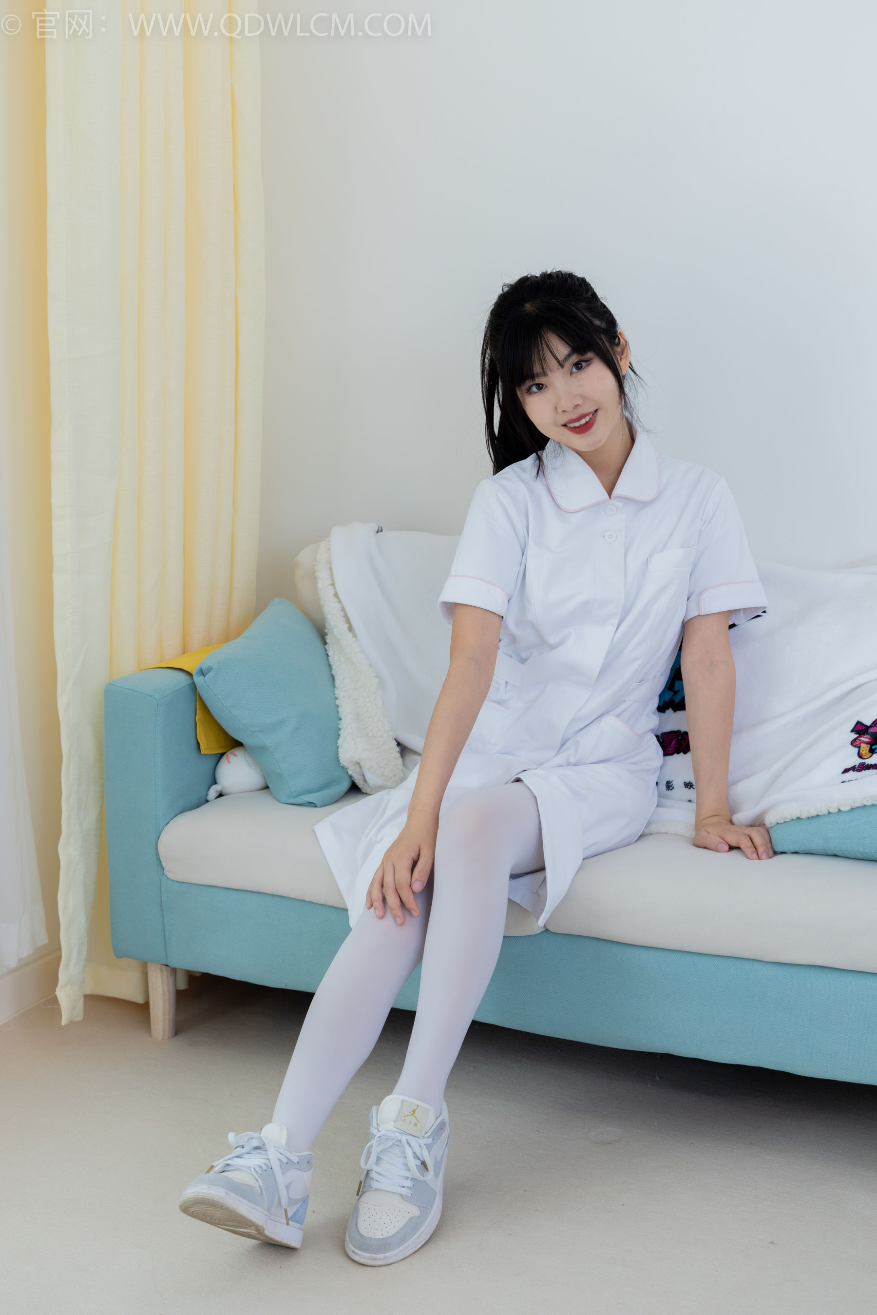 物恋传媒 No.2347 米米 - 板鞋、自然穿脏厚白丝、护士服/(170P)