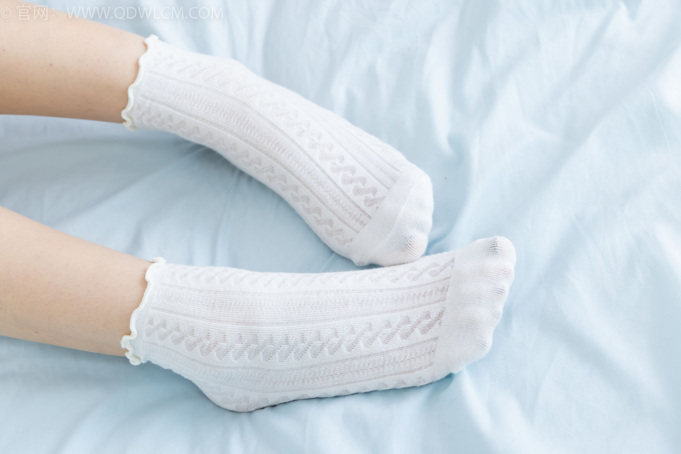 物恋传媒 No.2341 嘟嘟 - 板鞋、白棉袜、裸足、裸足涂精油/(190P)