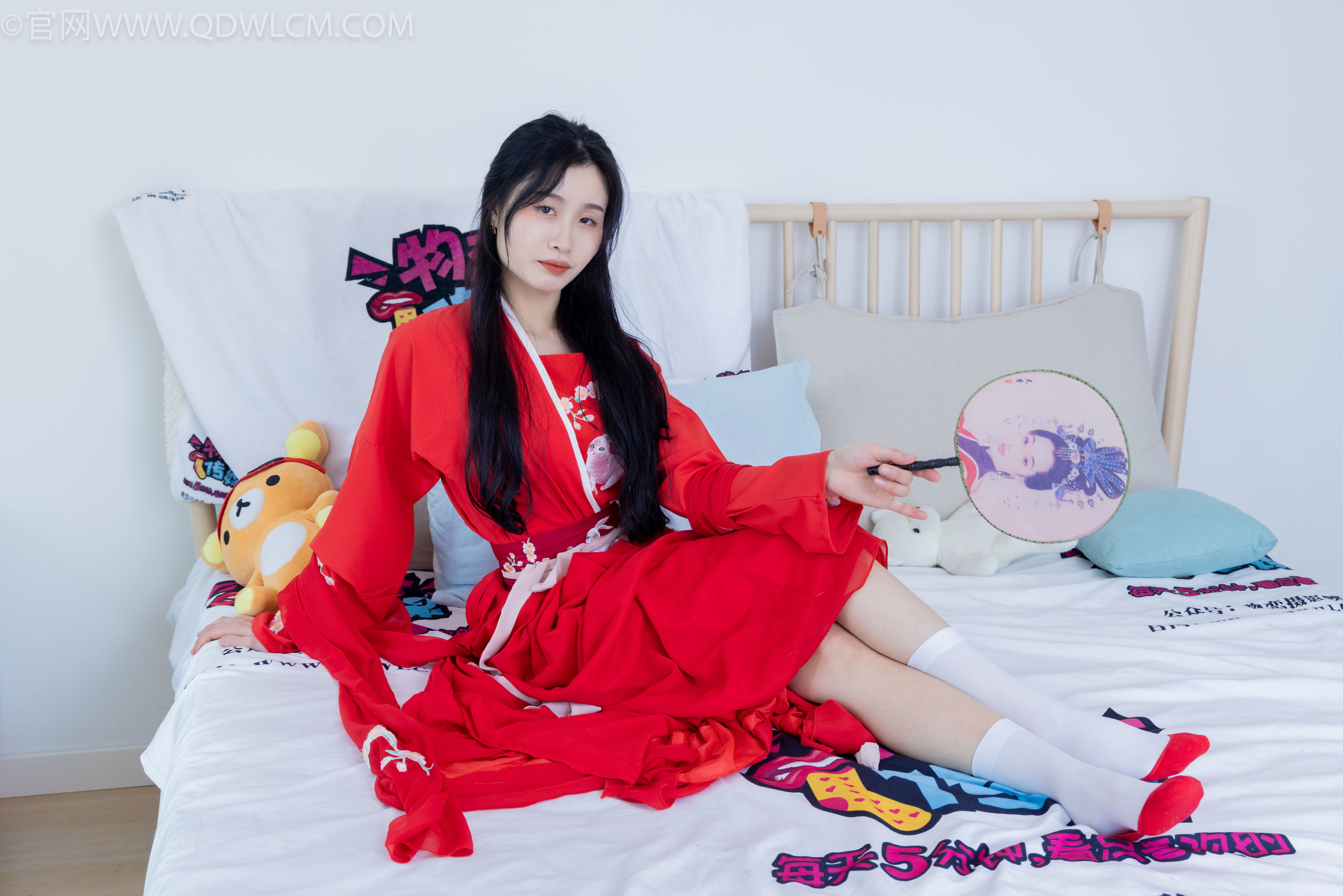 物恋传媒 No.2328 绒绒 - 汉服、布鞋、白棉袜、红色船袜/(174P)