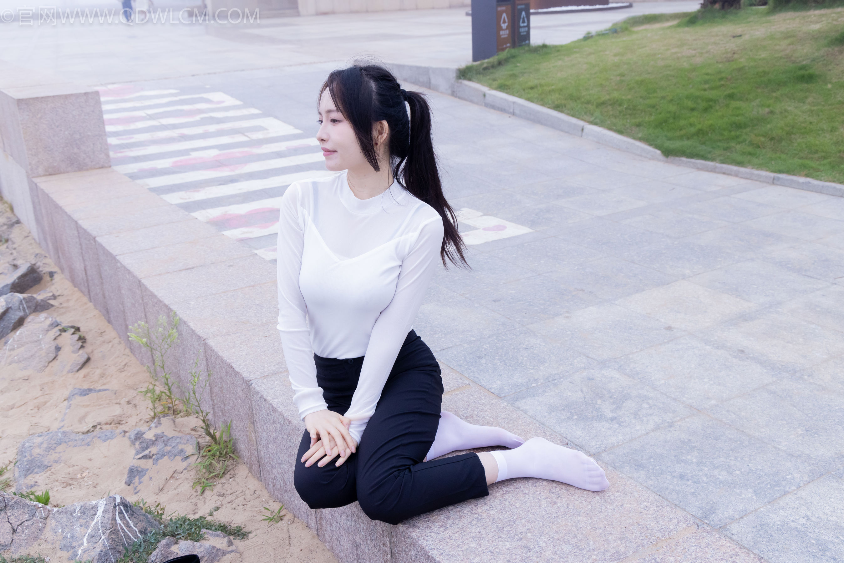 物恋传媒 No.2337 小酒 - 高跟鞋、短黑丝、短白丝/(315P)