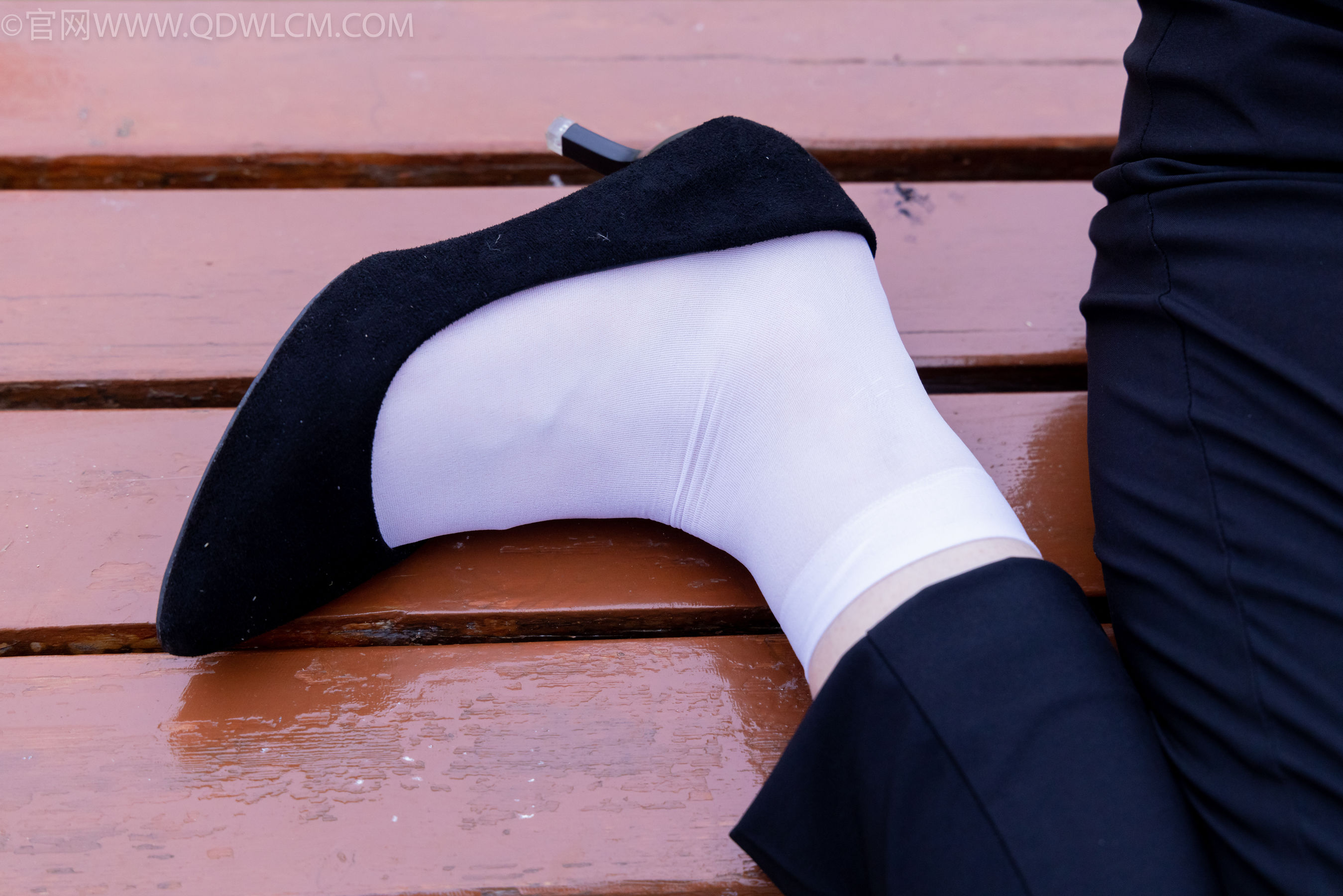 物恋传媒 No.2337 小酒 - 高跟鞋、短黑丝、短白丝/(315P)