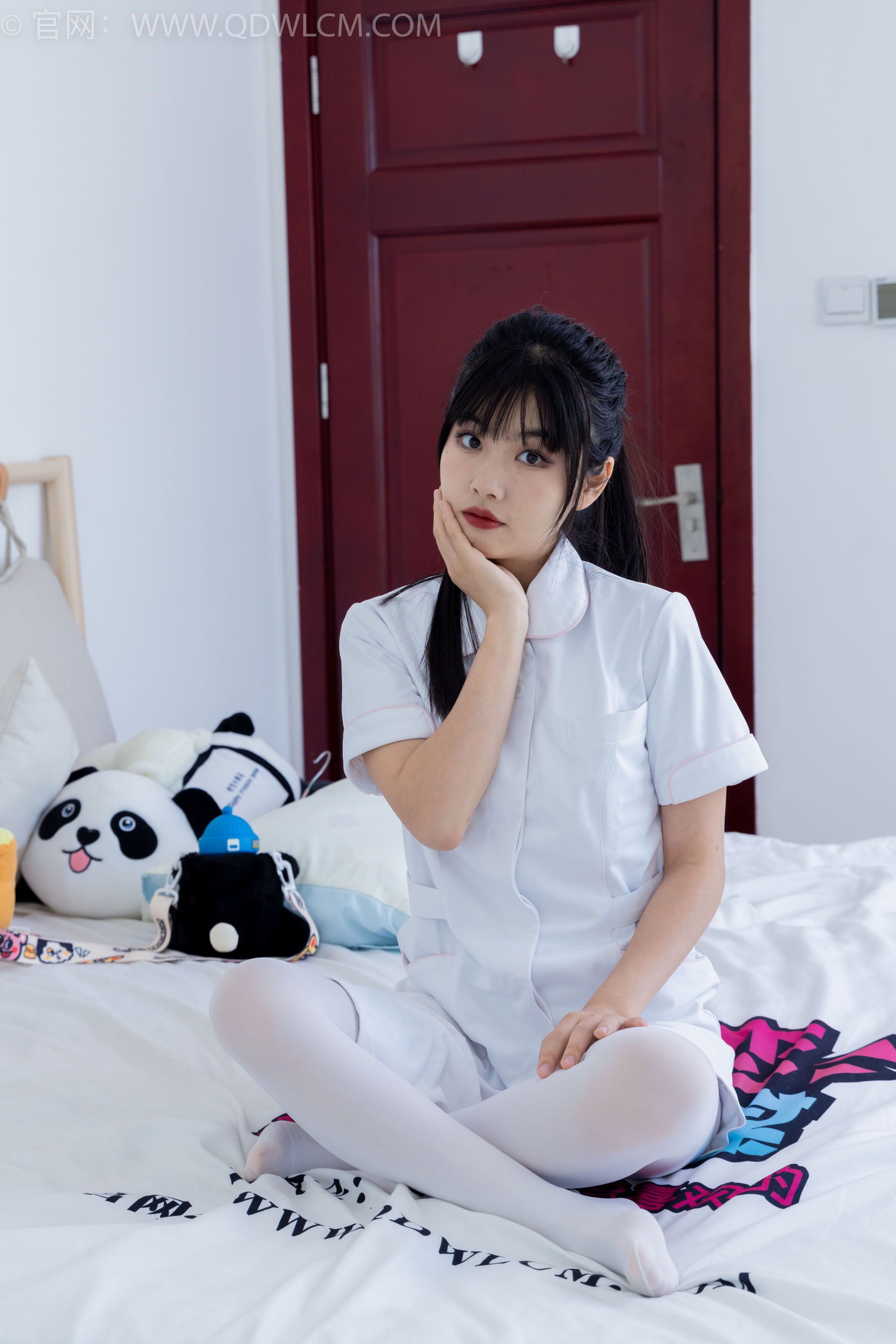 物恋传媒 No.2347 米米 - 板鞋、自然穿脏厚白丝、护士服/(170P)