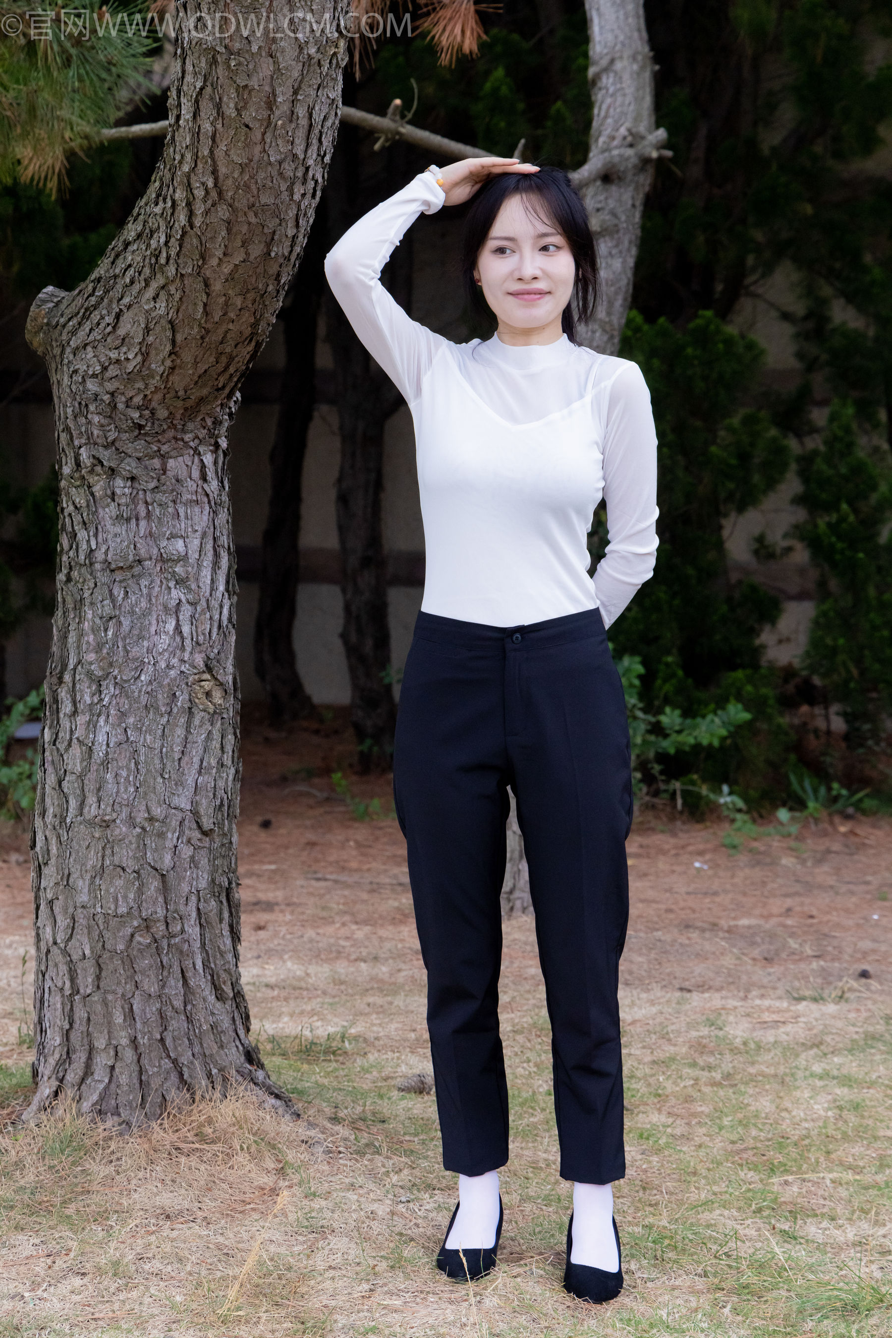 物恋传媒 No.2337 小酒 - 高跟鞋、短黑丝、短白丝/(315P)