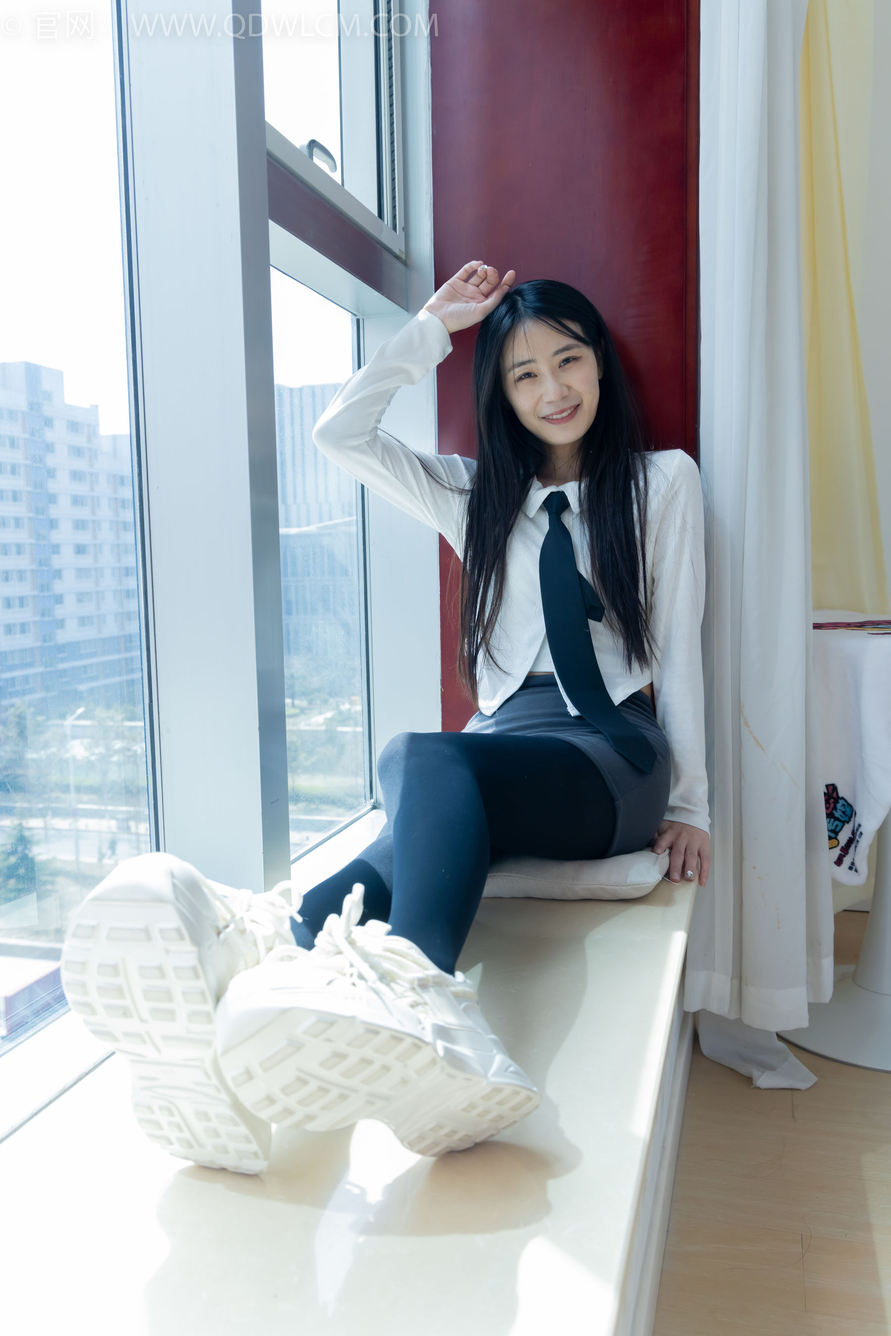 物恋传媒 No.2346 菜菜 - 运动鞋、厚黑丝、裸足/(167P)