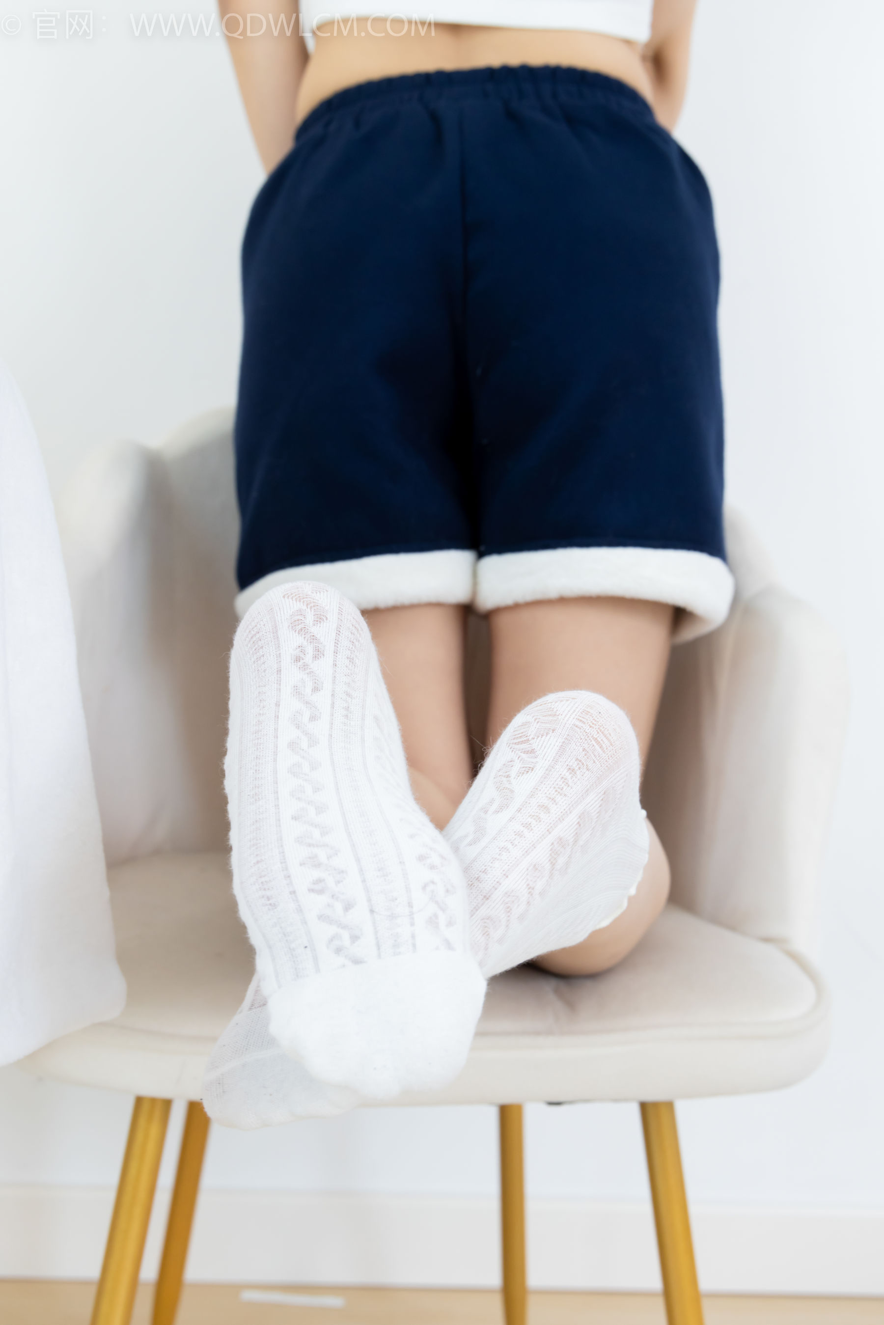 物恋传媒 No.2341 嘟嘟 - 板鞋、白棉袜、裸足、裸足涂精油/(190P)