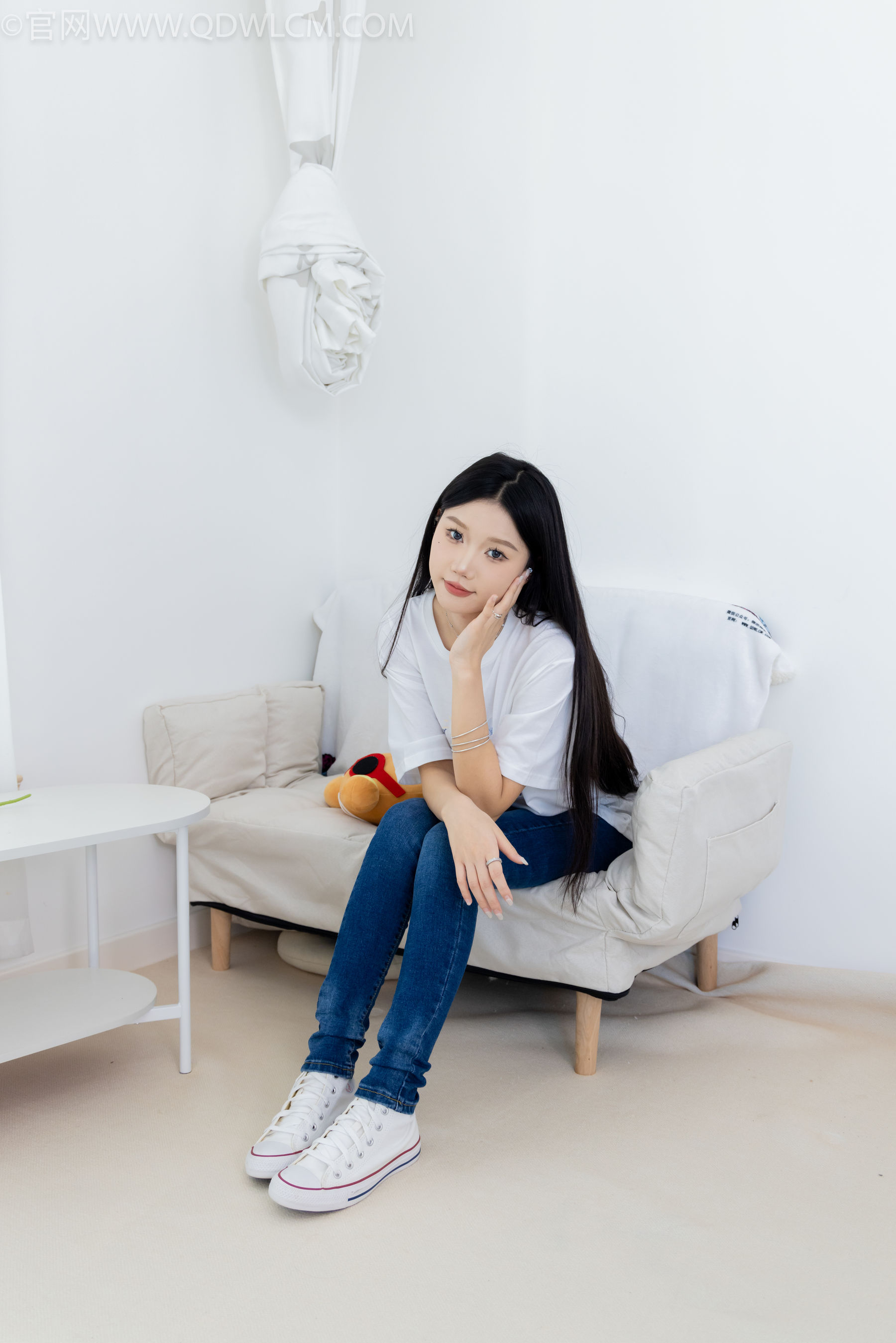 物恋传媒 No.2329 小竹 - 帆布鞋、白船袜、肚子疼揉肚子剧情/(158P)