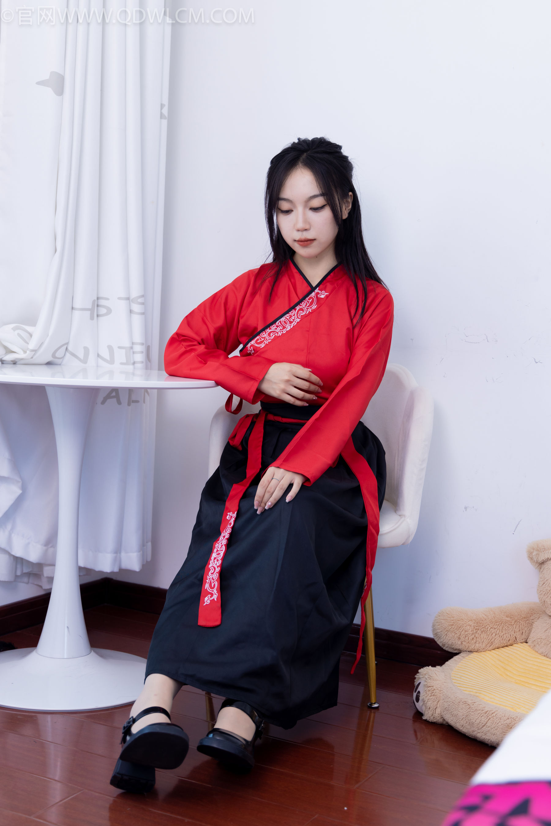 物恋传媒 No.2330 纱纱 - 汉服、皮鞋、白棉袜、薄肉丝/(219P)