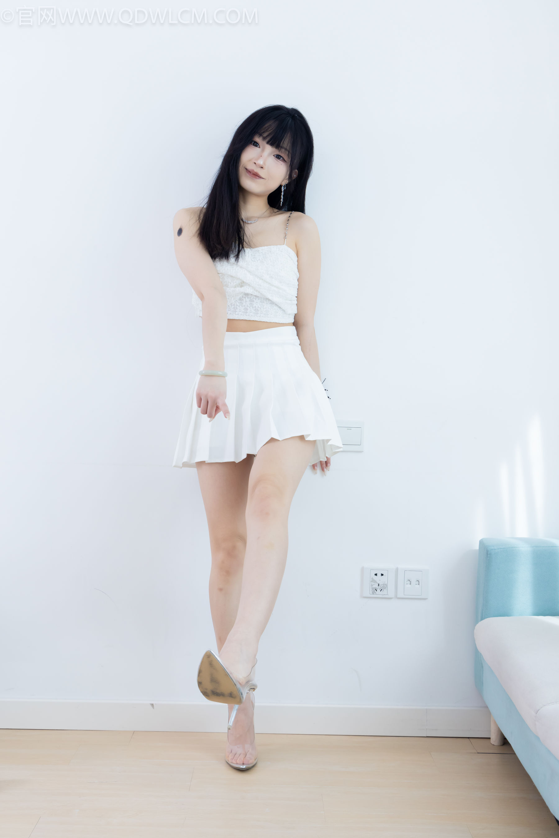 物恋传媒 No.2325 嘟嘟 - 透明高跟鞋、高跟凉鞋、白船袜、裸足/(156P)