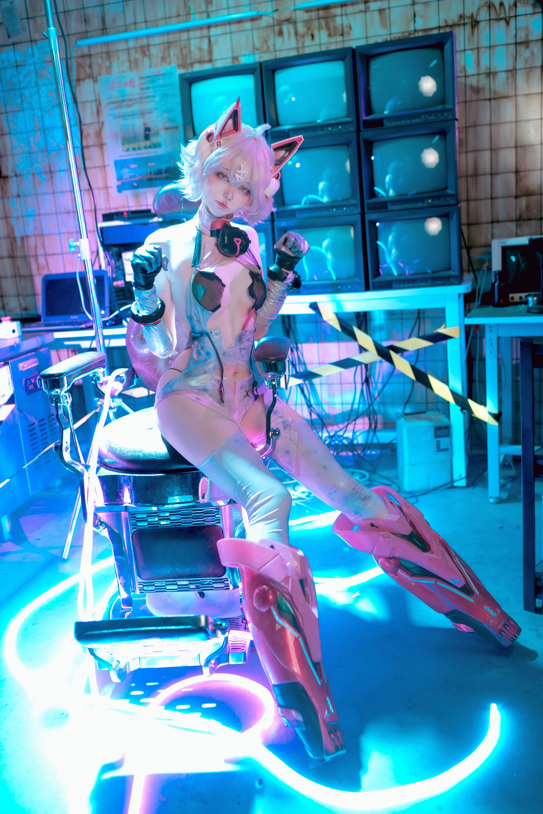 安食Ajiki - 交错战线 绯猁/(31P)