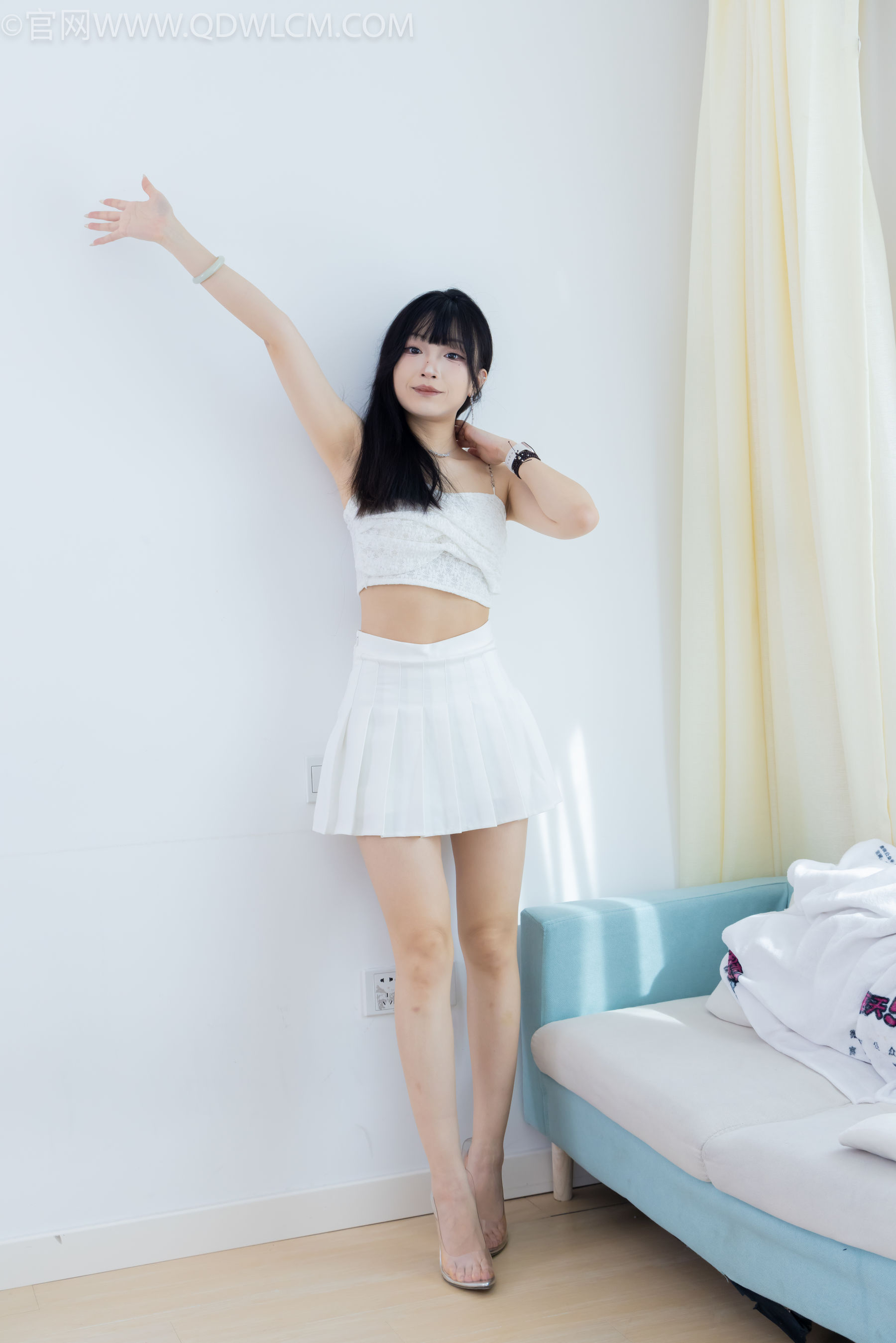 物恋传媒 No.2325 嘟嘟 - 透明高跟鞋、高跟凉鞋、白船袜、裸足/(156P)