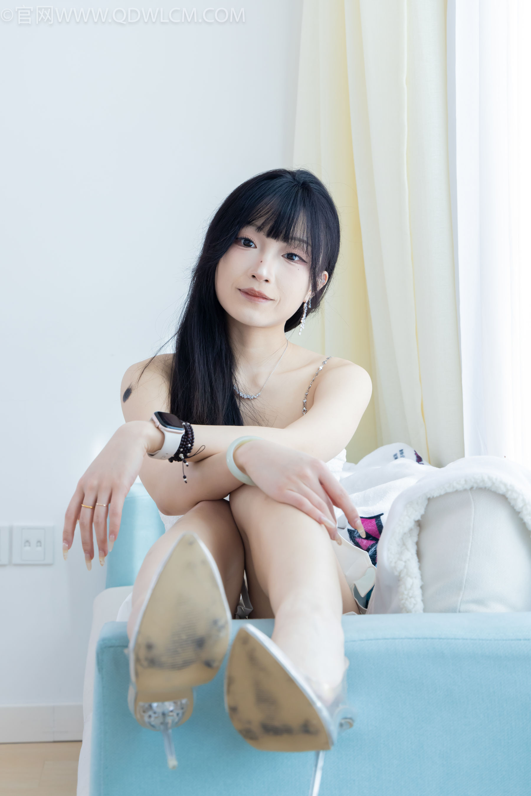 物恋传媒 No.2325 嘟嘟 - 透明高跟鞋、高跟凉鞋、白船袜、裸足/(156P)