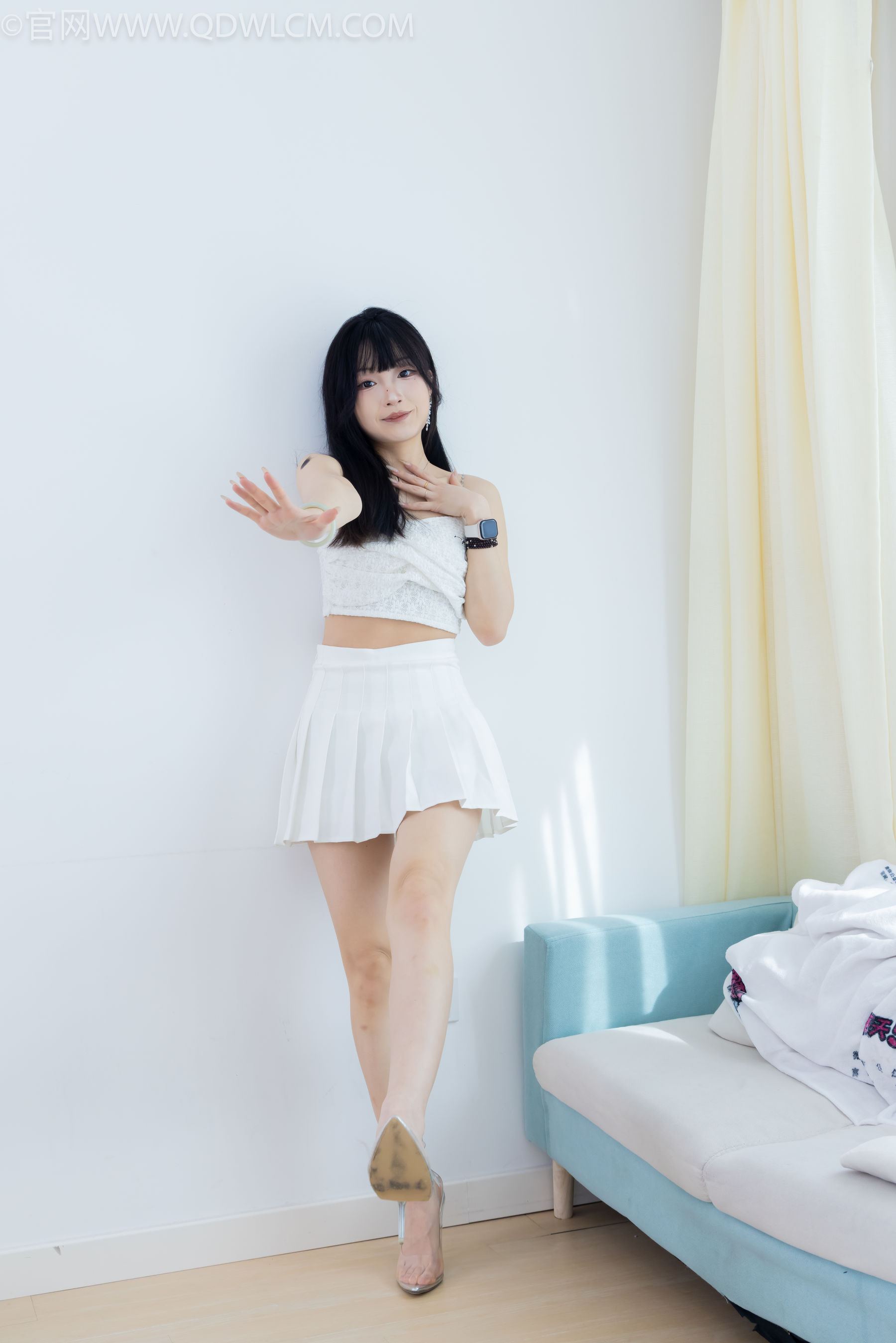 物恋传媒 No.2325 嘟嘟 - 透明高跟鞋、高跟凉鞋、白船袜、裸足/(156P)