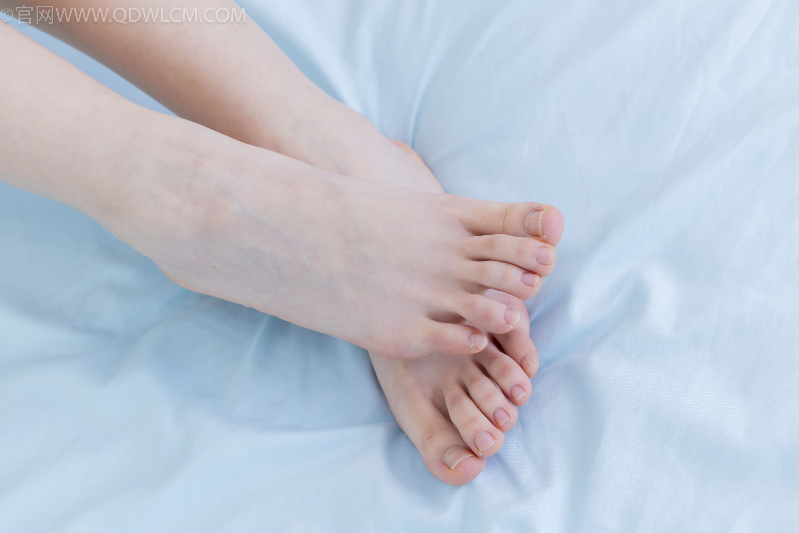 物恋传媒 No.2325 嘟嘟 - 透明高跟鞋、高跟凉鞋、白船袜、裸足/(156P)