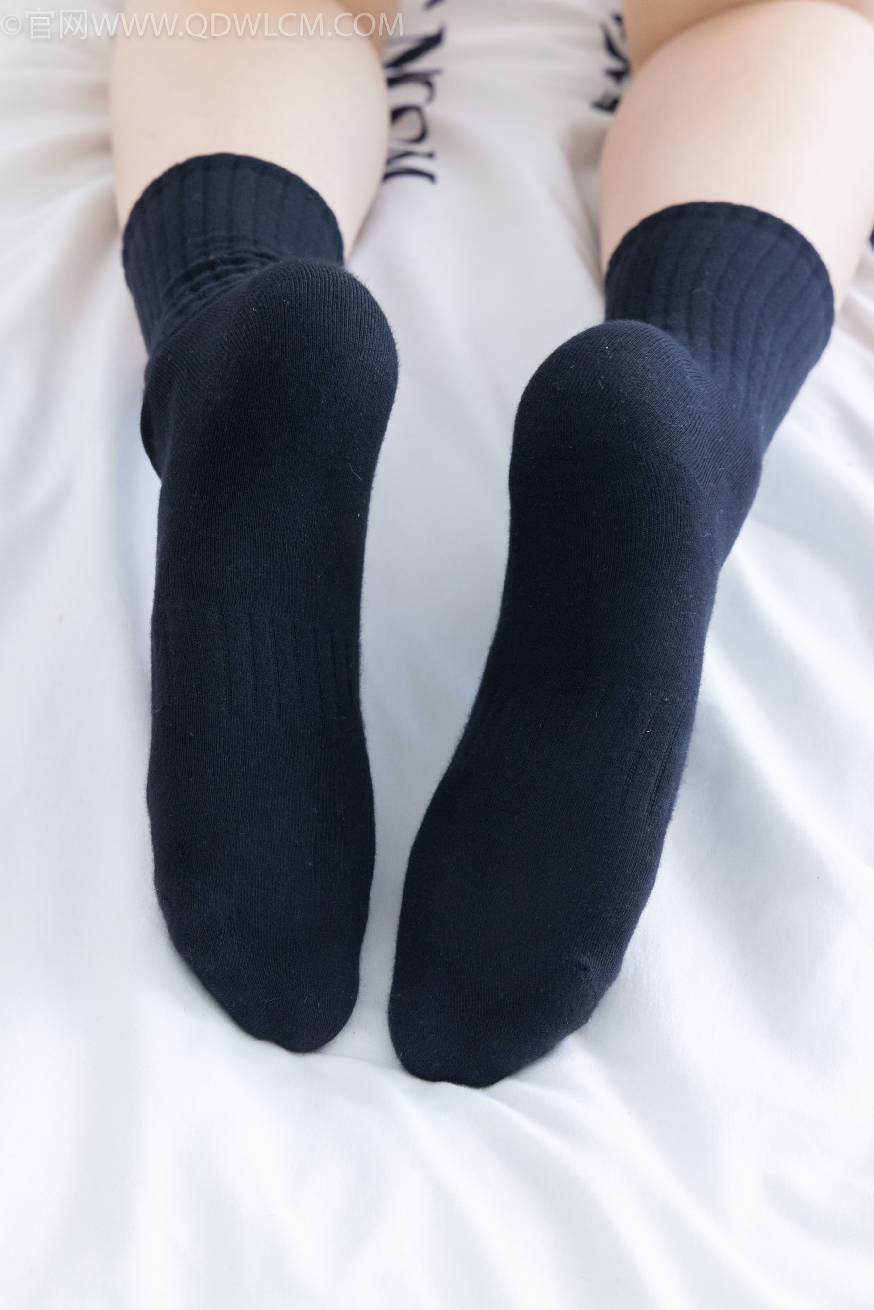 物恋传媒 No.2324 小竹 - 匡威帆布鞋、白棉袜、黑棉袜/(166P)