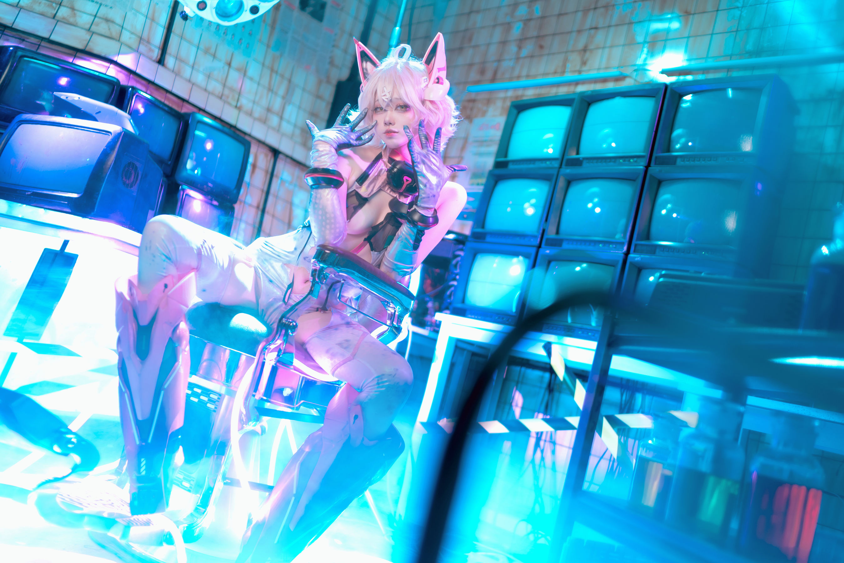 安食Ajiki - 交错战线 绯猁/(31P)