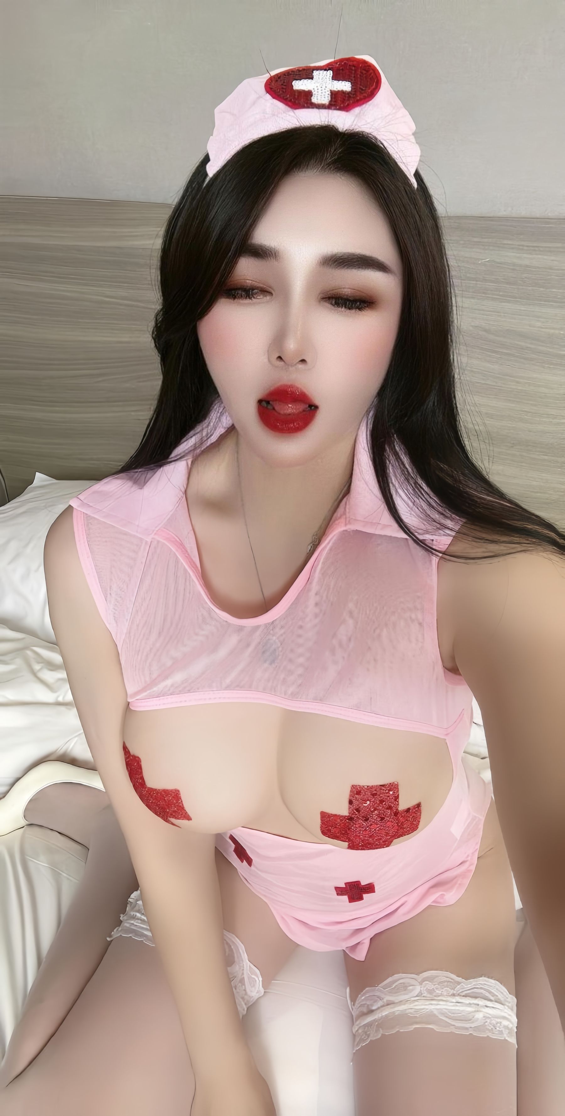 娜娜小姨 - 超性感粉嫩护士/(25P)