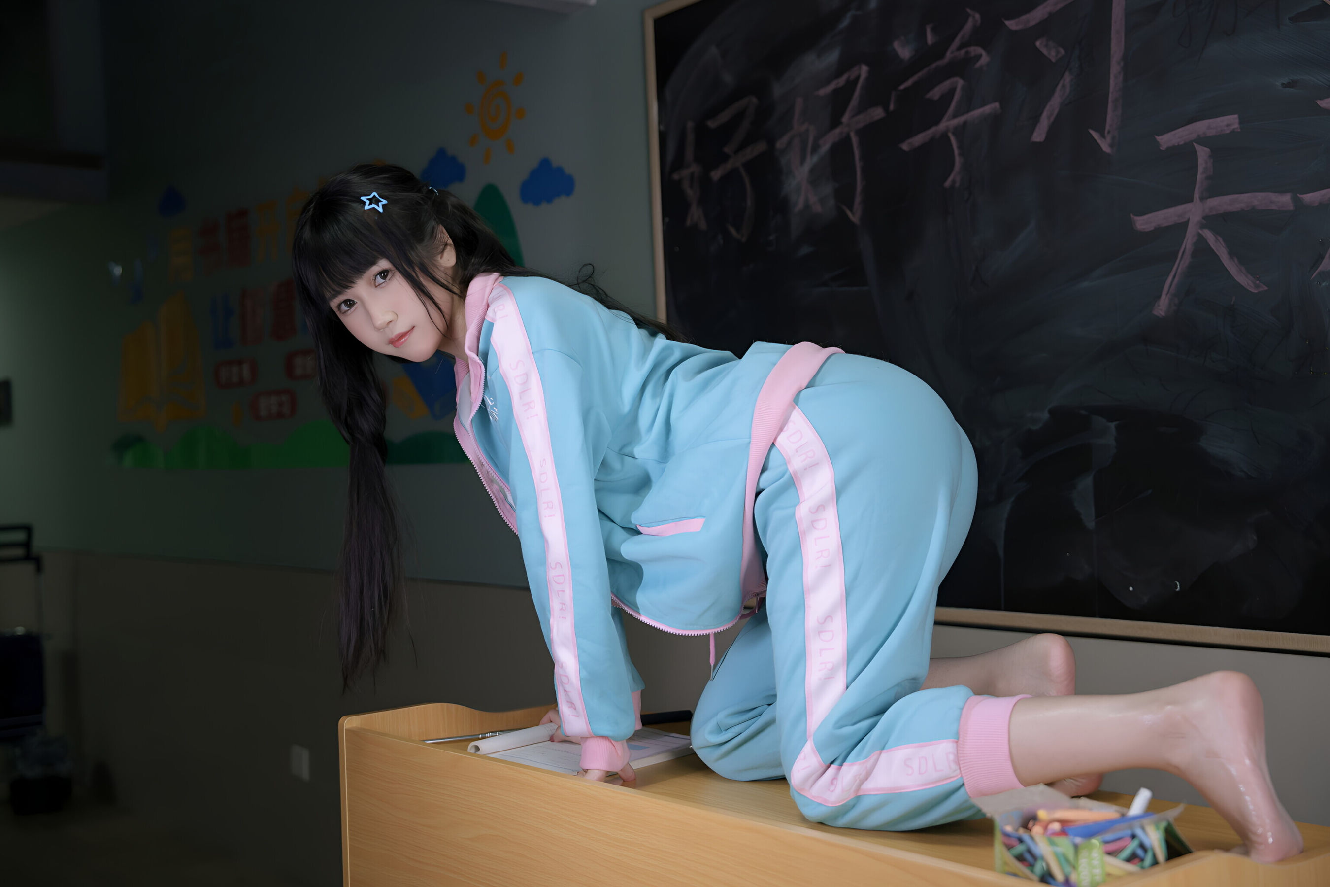 微博人气Coser不呆猫 - 涂油教室实习生/(76P)