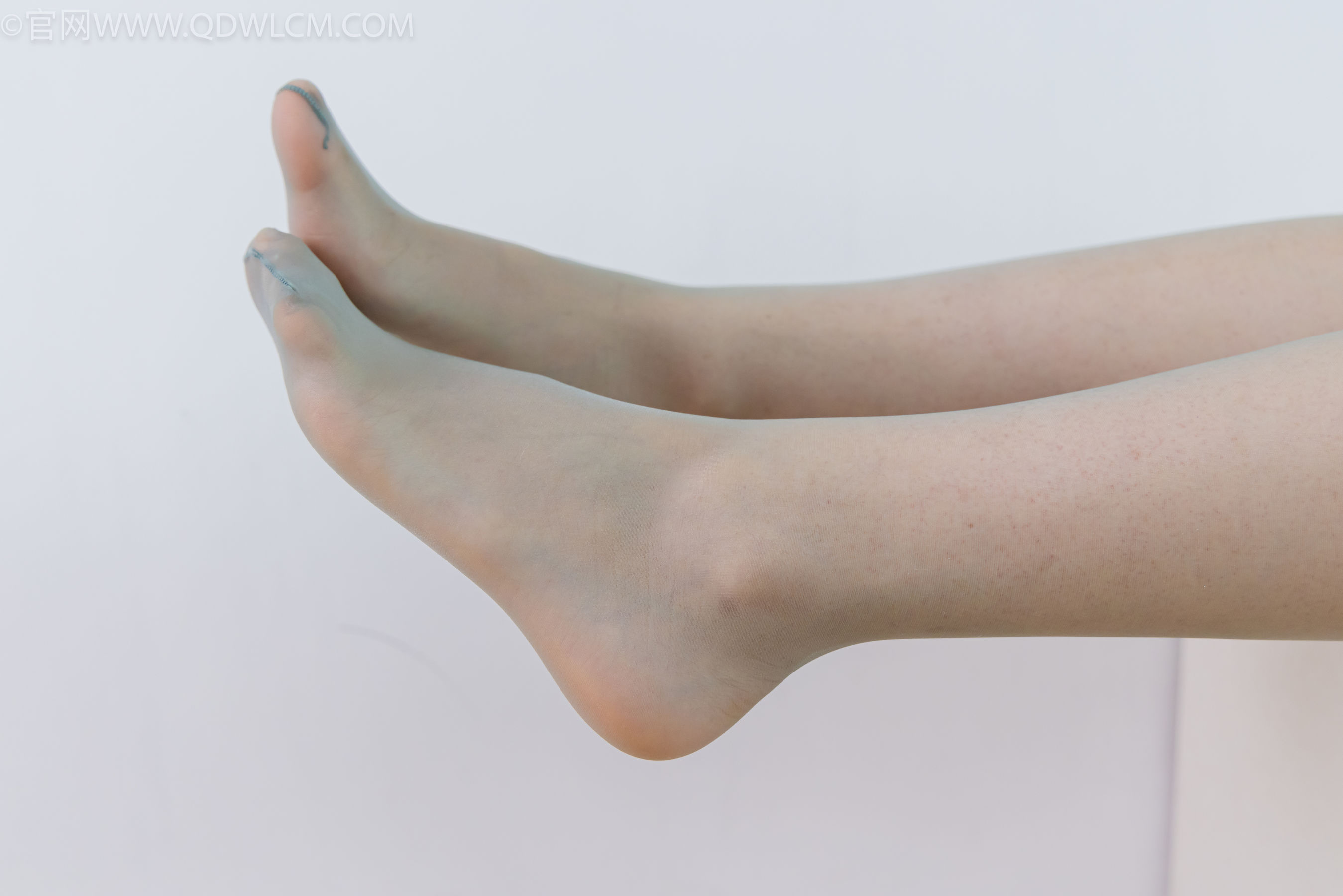 物恋传媒 No.2323 泡泡 - 汉服、平底鞋、过膝丝袜/(153P)