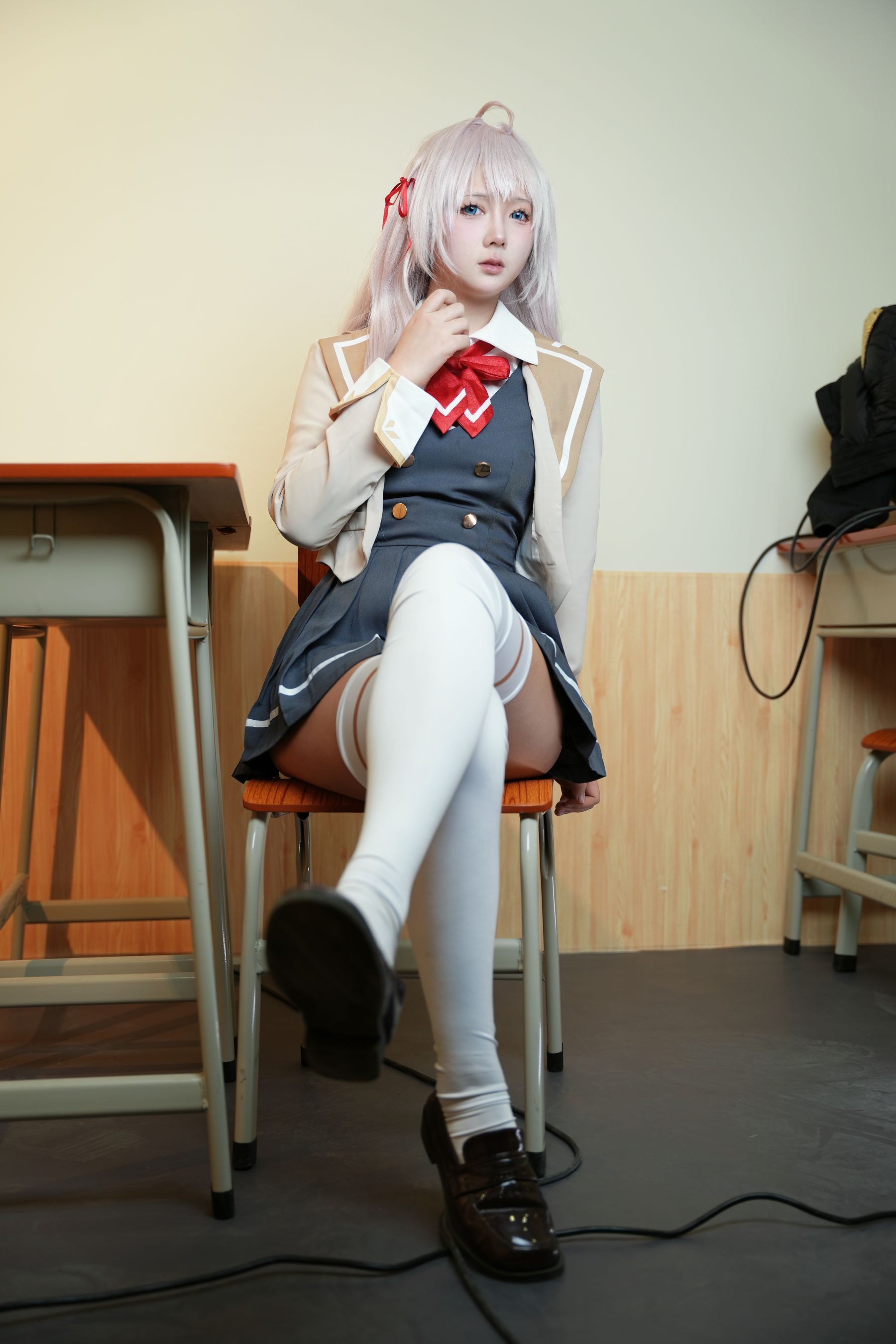 喜欢爱理吗 - 不时以俄语轻声遮羞的邻座艾莉同学/(30P)