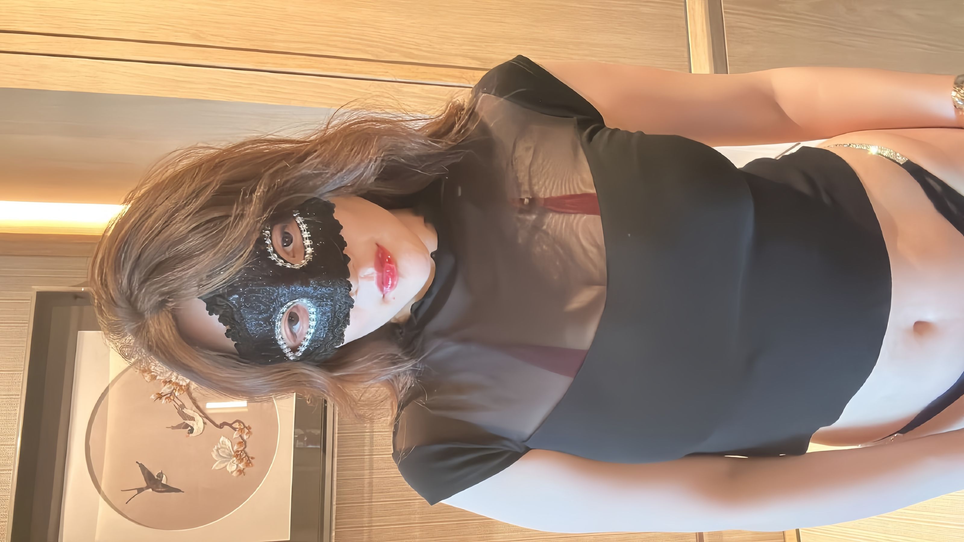 可可西yyy - 蒙面女侠红色包臀裙/(48P)