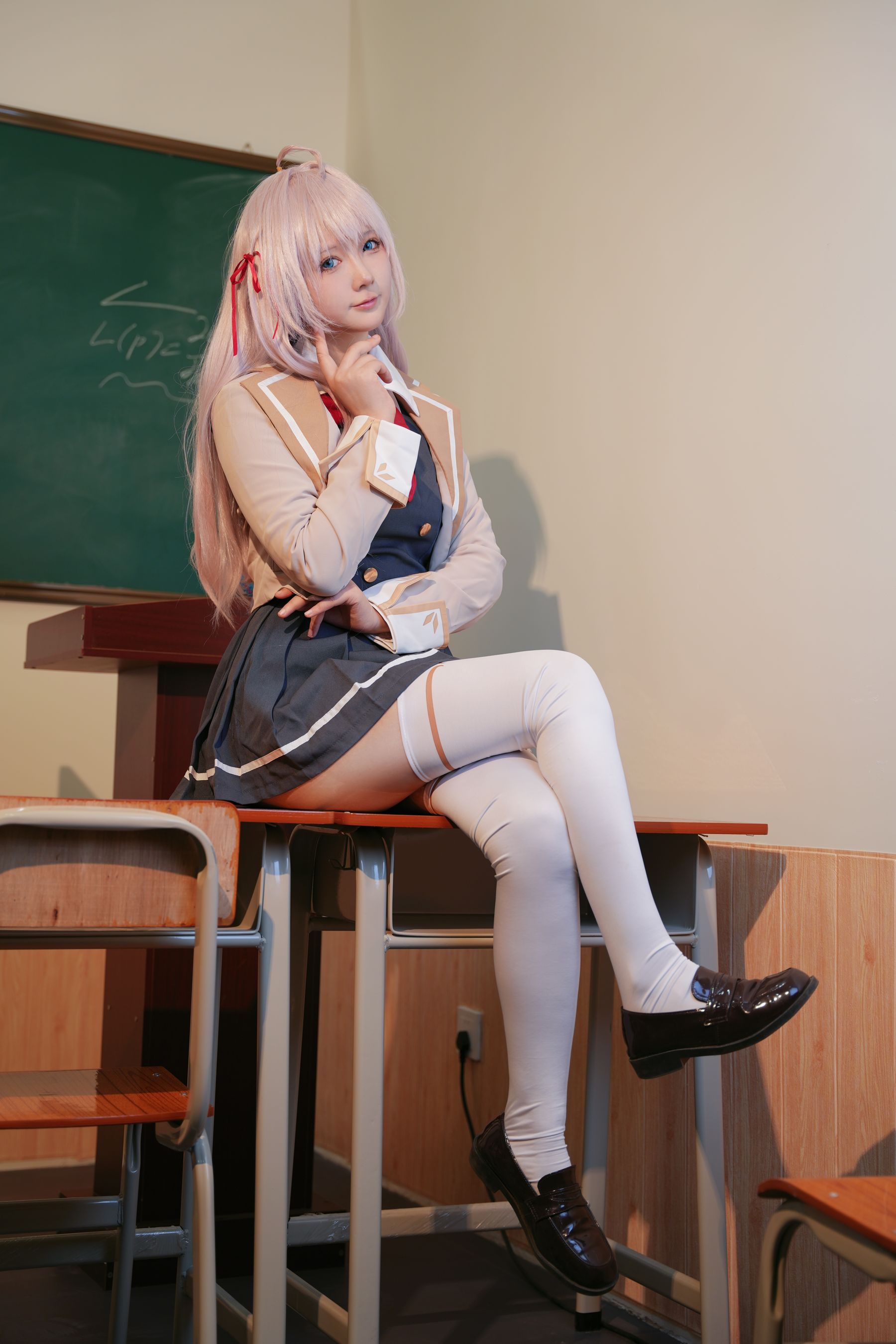 喜欢爱理吗 - 不时以俄语轻声遮羞的邻座艾莉同学/(30P)