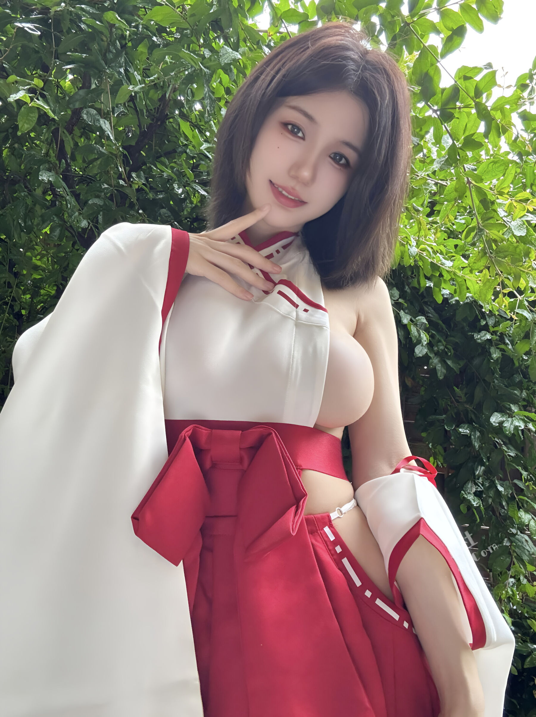 动漫博主小仓千代w - 2025年06月fantia写真/(121P)