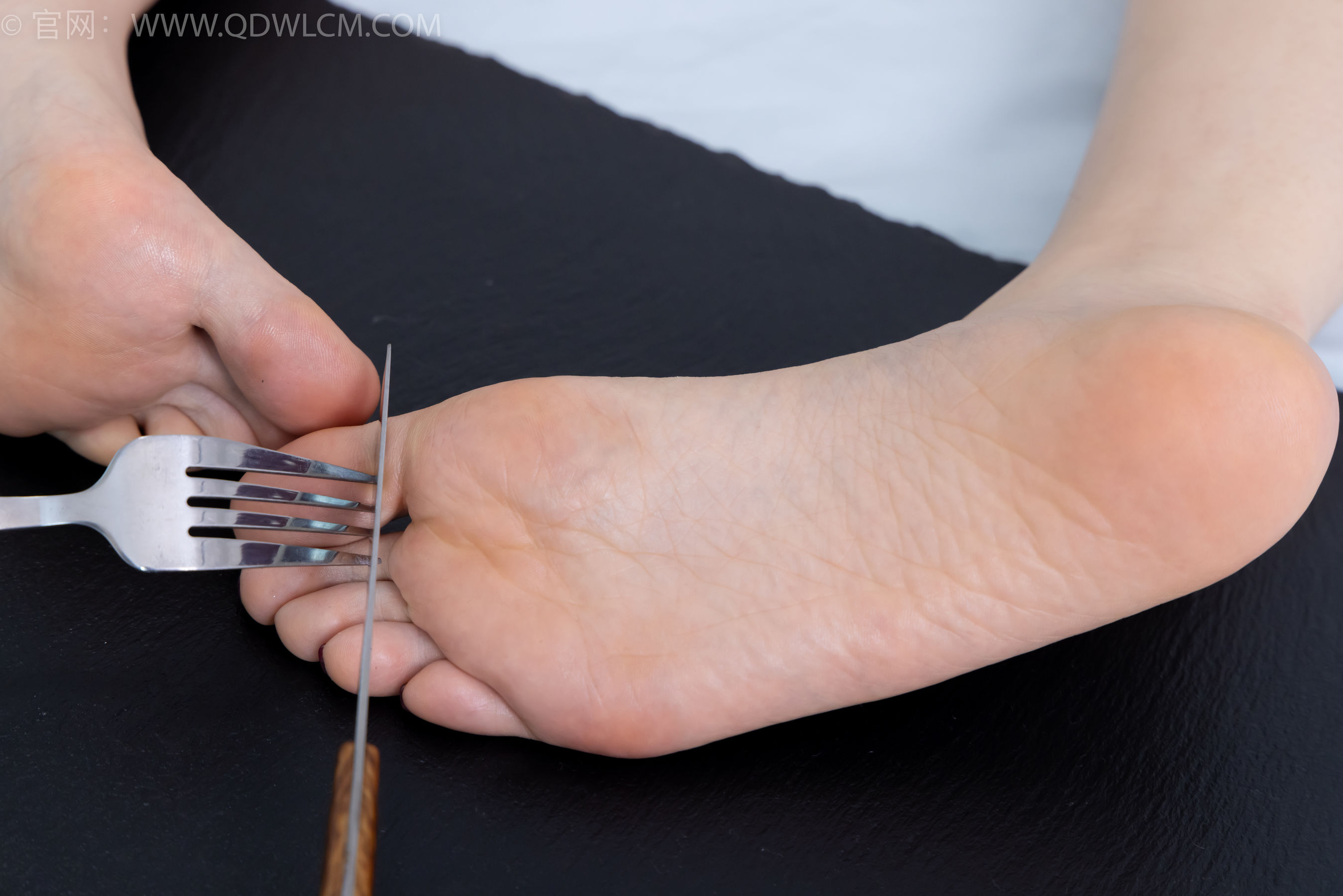 物恋传媒 No.2382 嘟嘟 - 平底凉鞋、白船袜、裸足、jk制服、裸足/(185P)