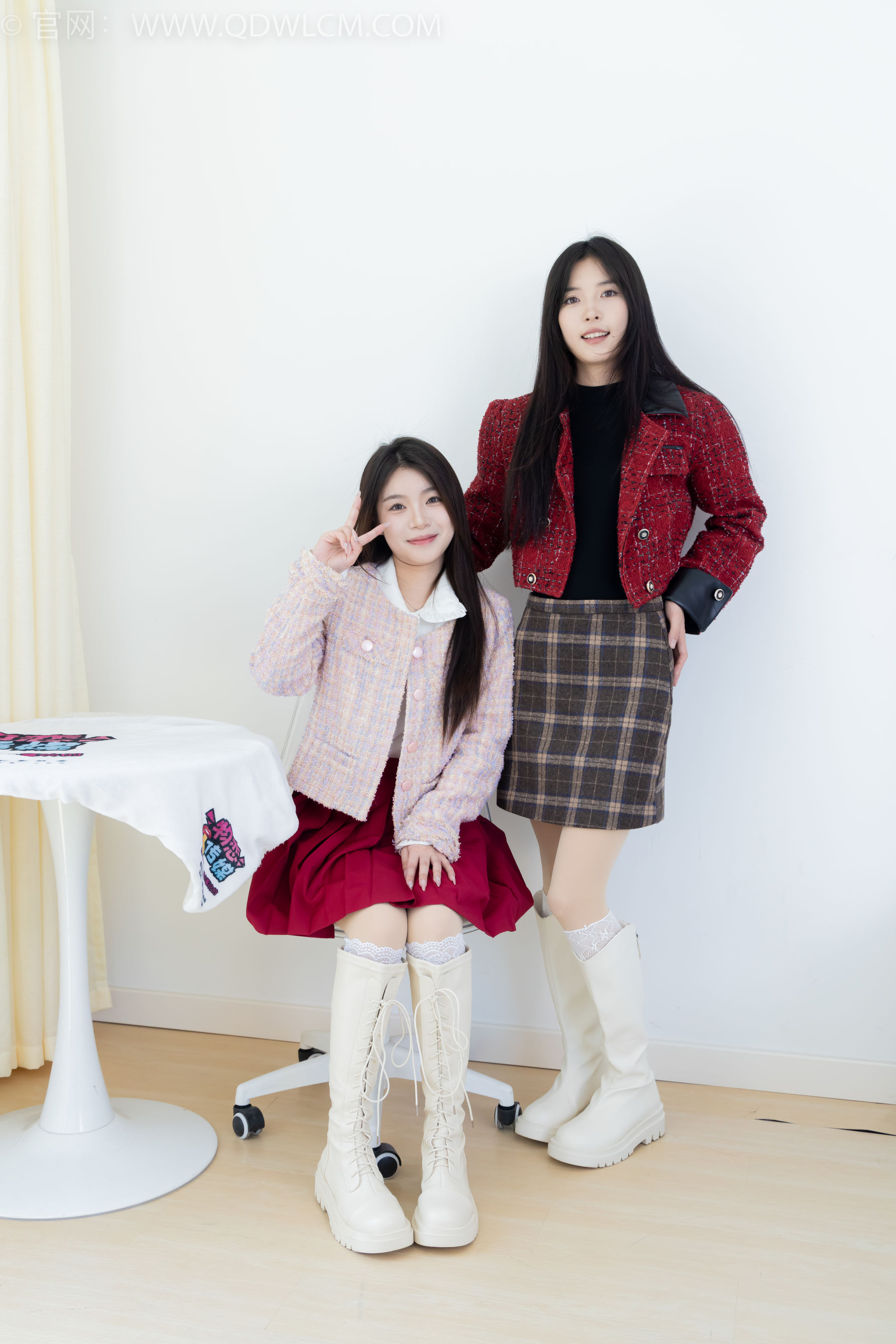 物恋传媒 No.2375 茯苓&闪闪 - 长靴、白棉袜、厚肉丝/(170P)