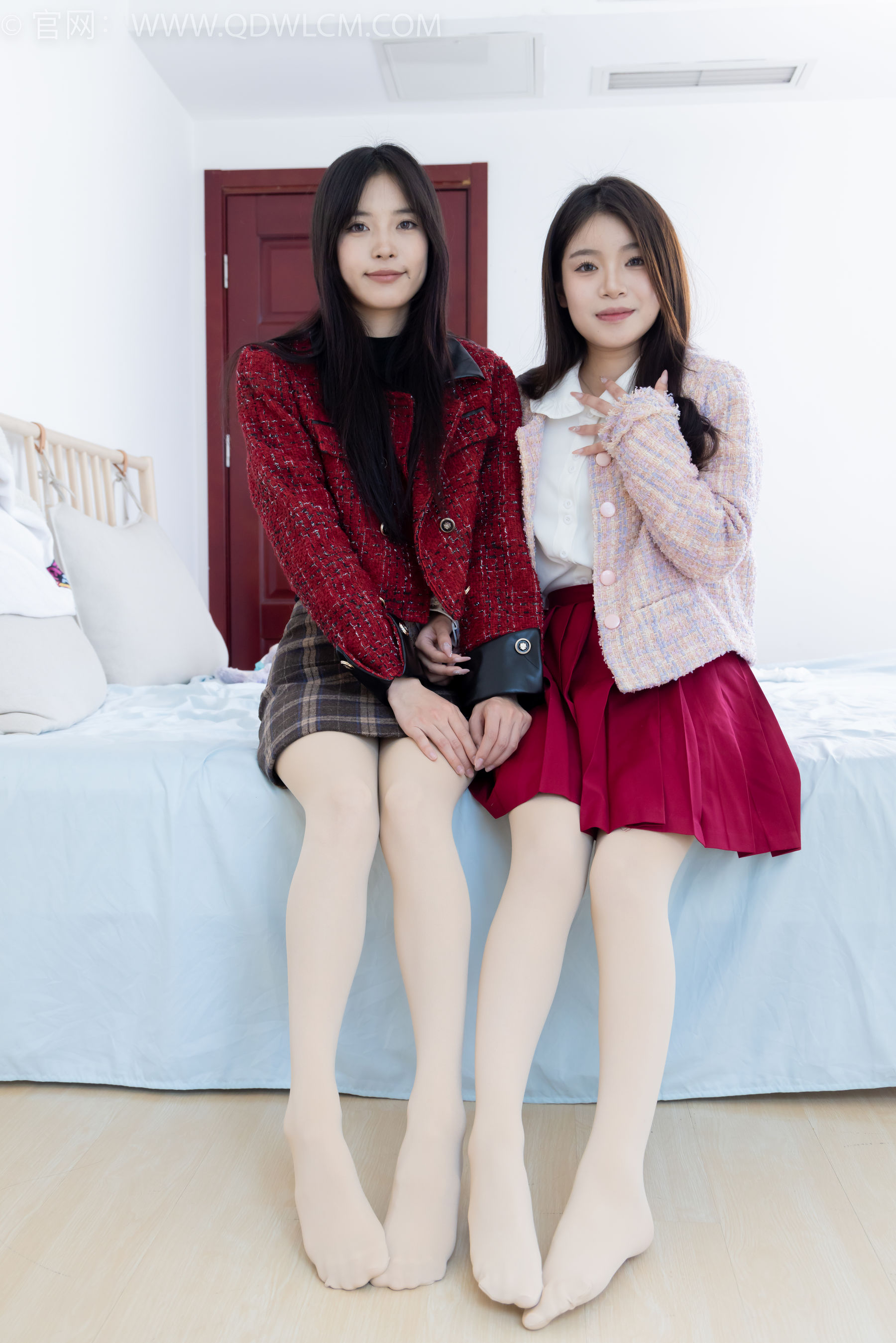 物恋传媒 No.2375 茯苓&闪闪 - 长靴、白棉袜、厚肉丝/(170P)