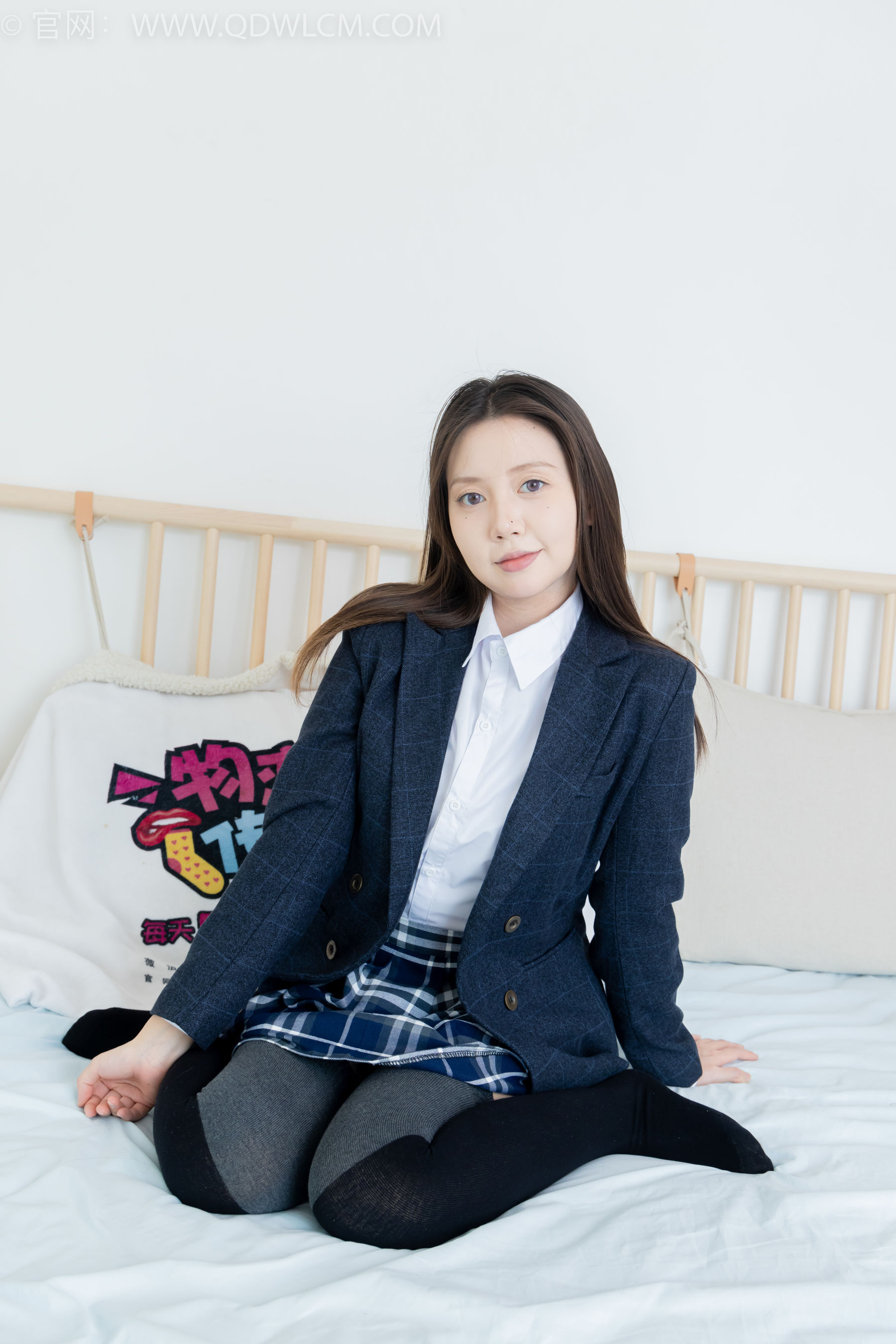 物恋传媒 No.2380 小曦 - jk制服、皮鞋、黑灰拼接过膝袜、厚肉丝/(155P)