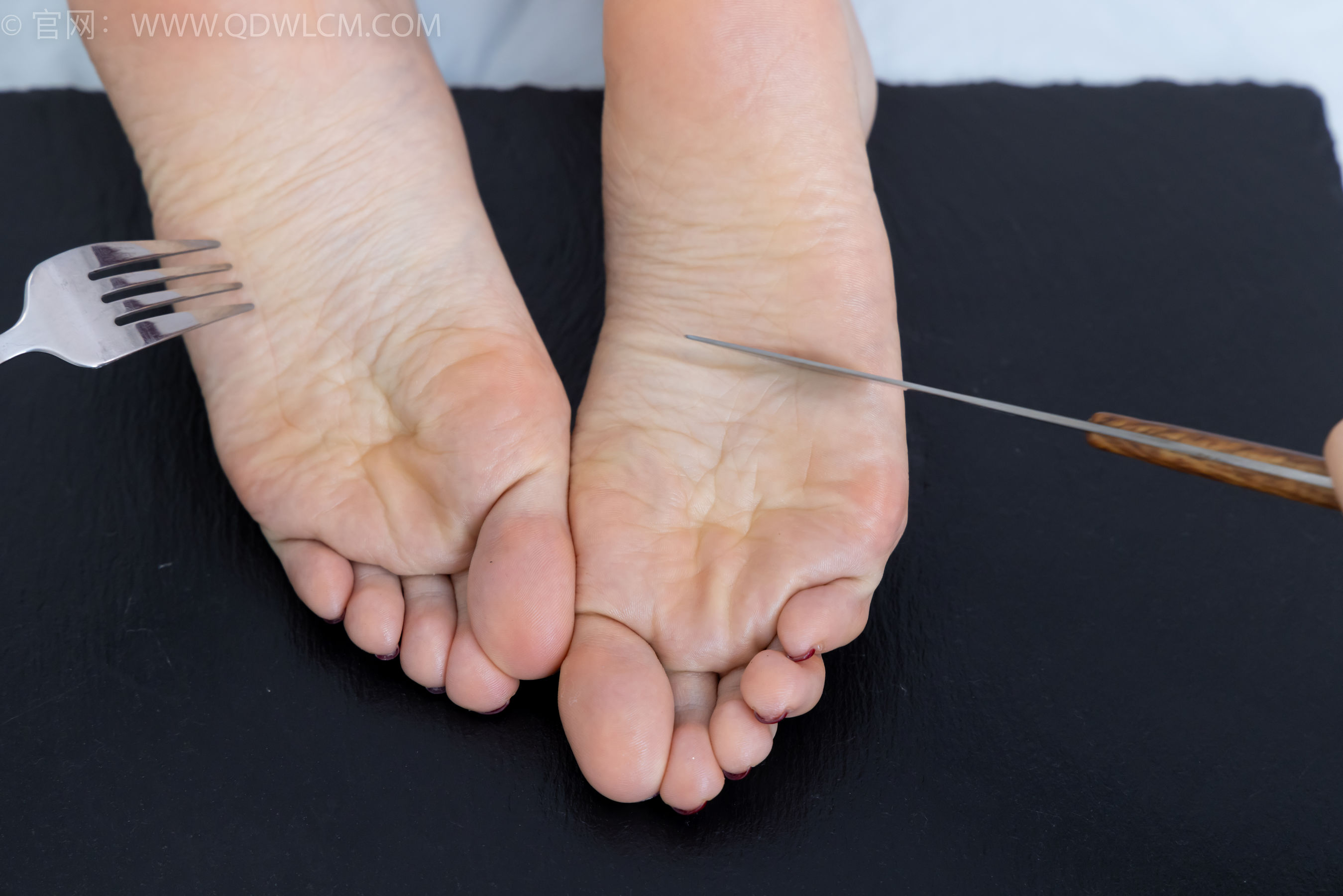 物恋传媒 No.2382 嘟嘟 - 平底凉鞋、白船袜、裸足、jk制服、裸足/(185P)