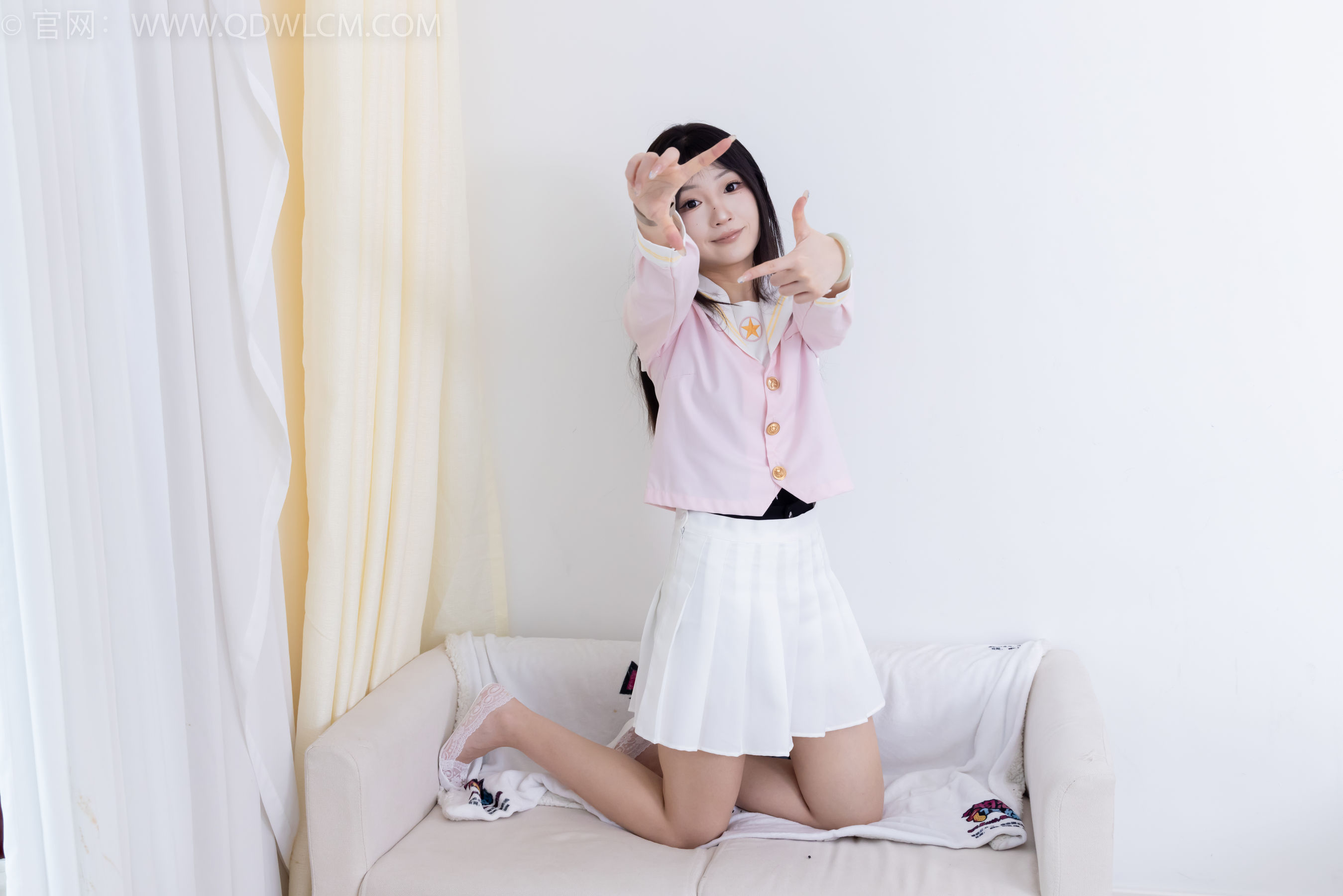 物恋传媒 No.2382 嘟嘟 - 平底凉鞋、白船袜、裸足、jk制服、裸足/(185P)