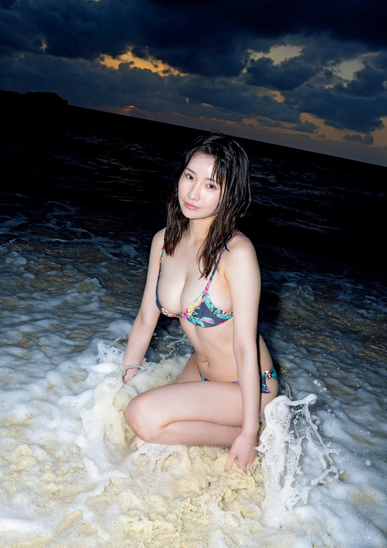 山手梨愛 - material/(34P)