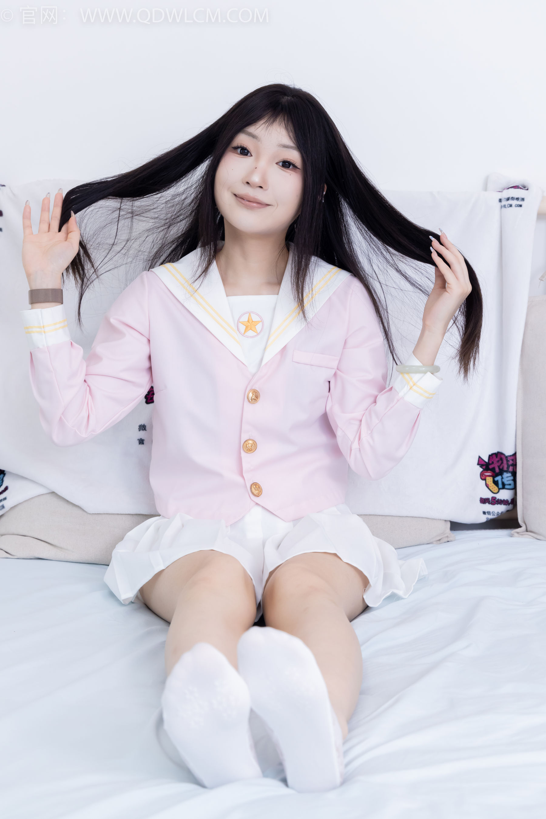 物恋传媒 No.2382 嘟嘟 - 平底凉鞋、白船袜、裸足、jk制服、裸足/(185P)